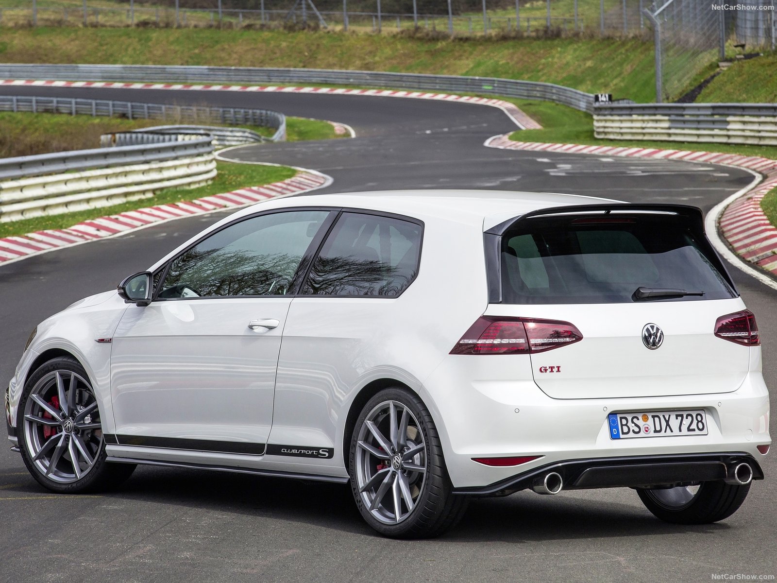 Volkswagen Golf Gti Clubsport S 2017 1600 11