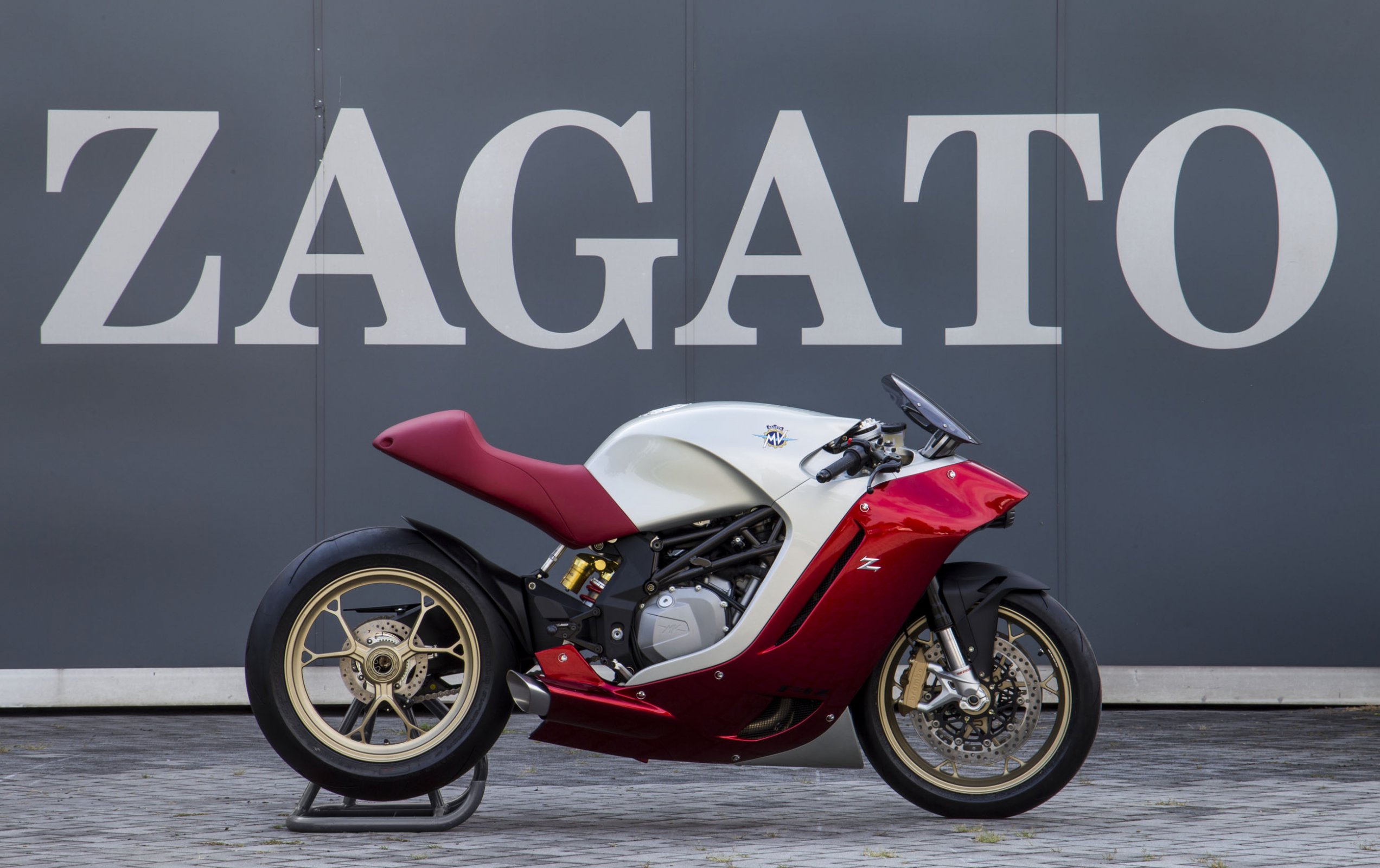 MV Agusta F4 Zagato vista por todos os ângulos
