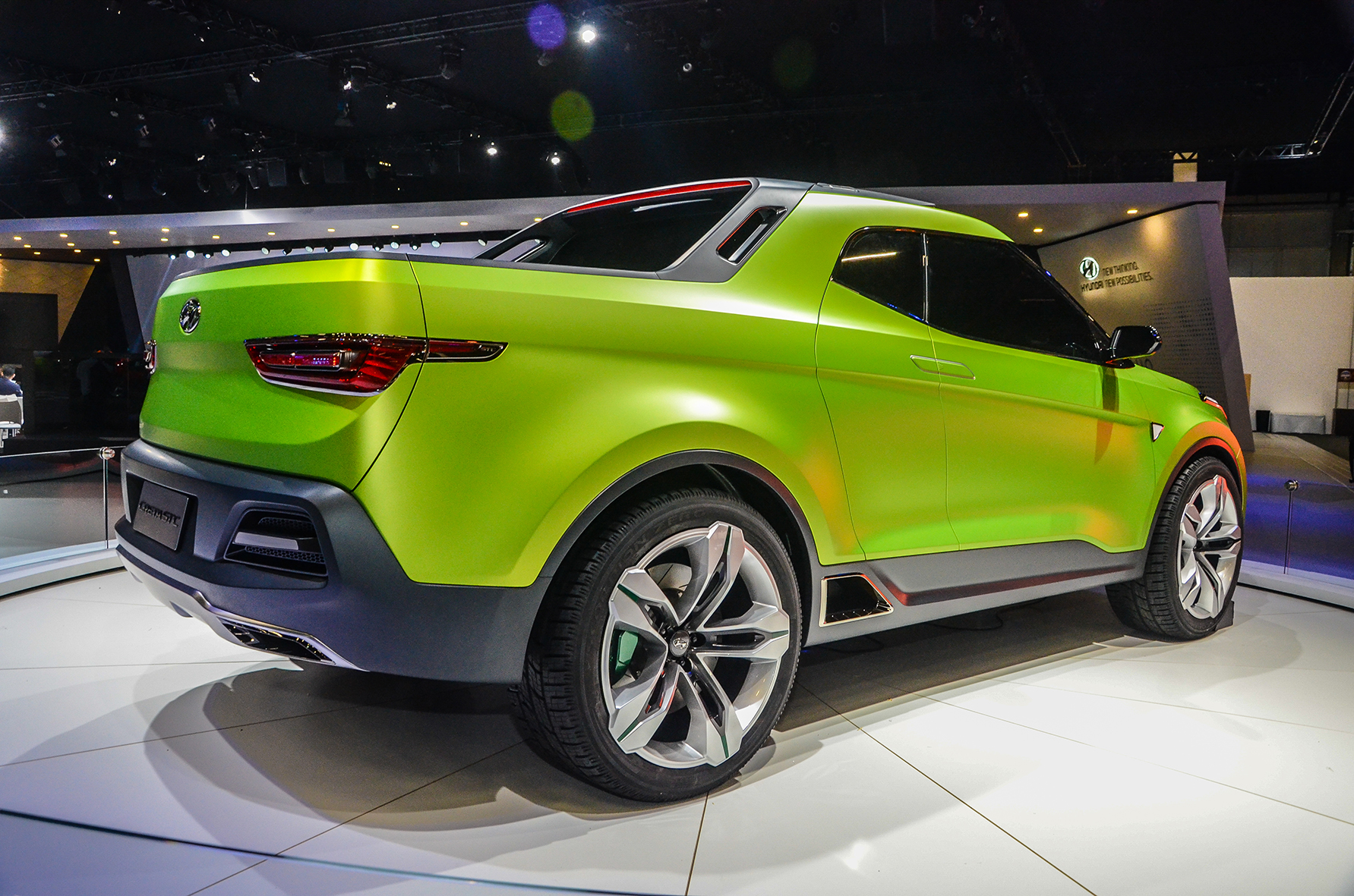 Hyundai Creta STC foi um conceito de picape na cor verde apresentado no Salão de São Paulo 2016