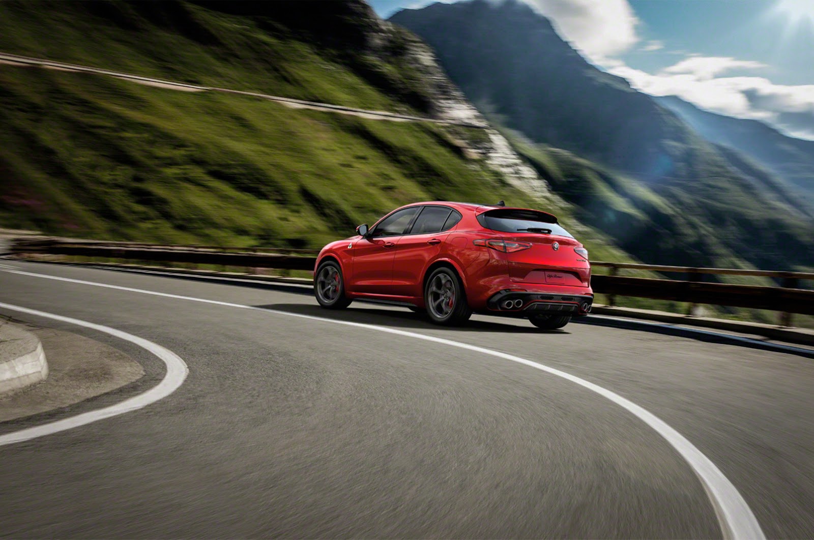  Alfa Romeo Stelvio    