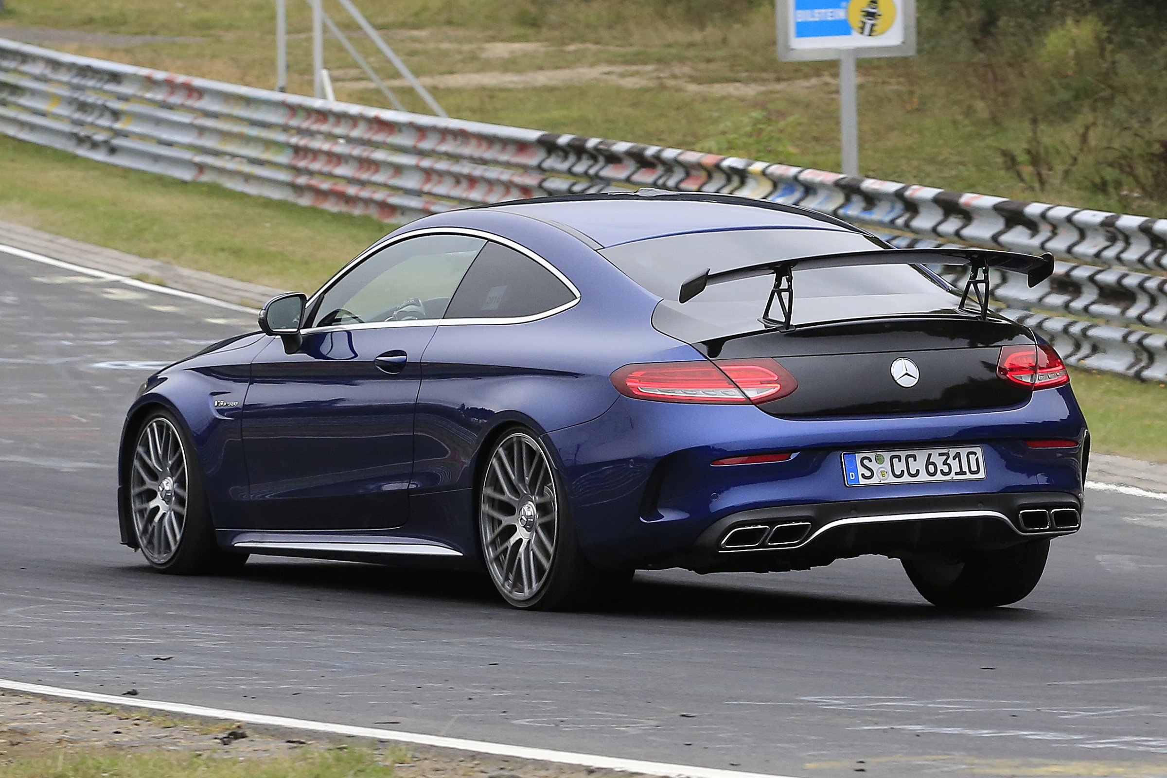  Mercedes-AMG C 63 R Coupé  