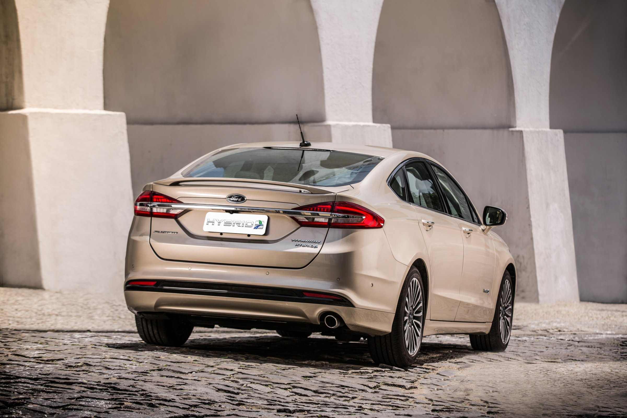  Ford Fusion Hybrid 2017  