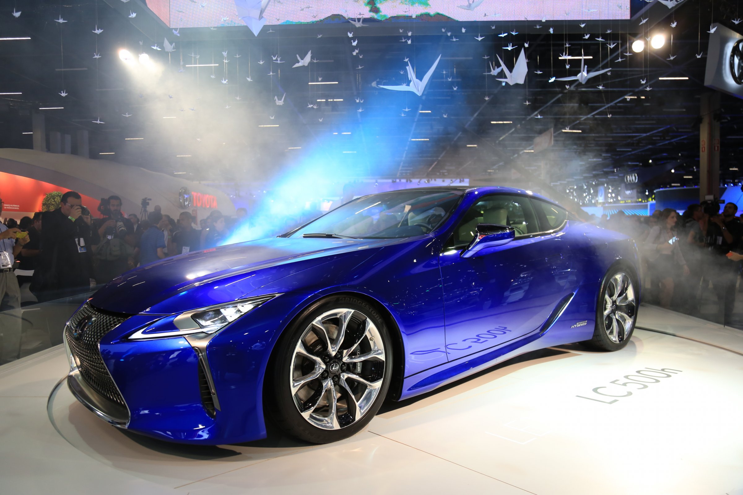 Lexus traz o conceito esportivo LC 500h