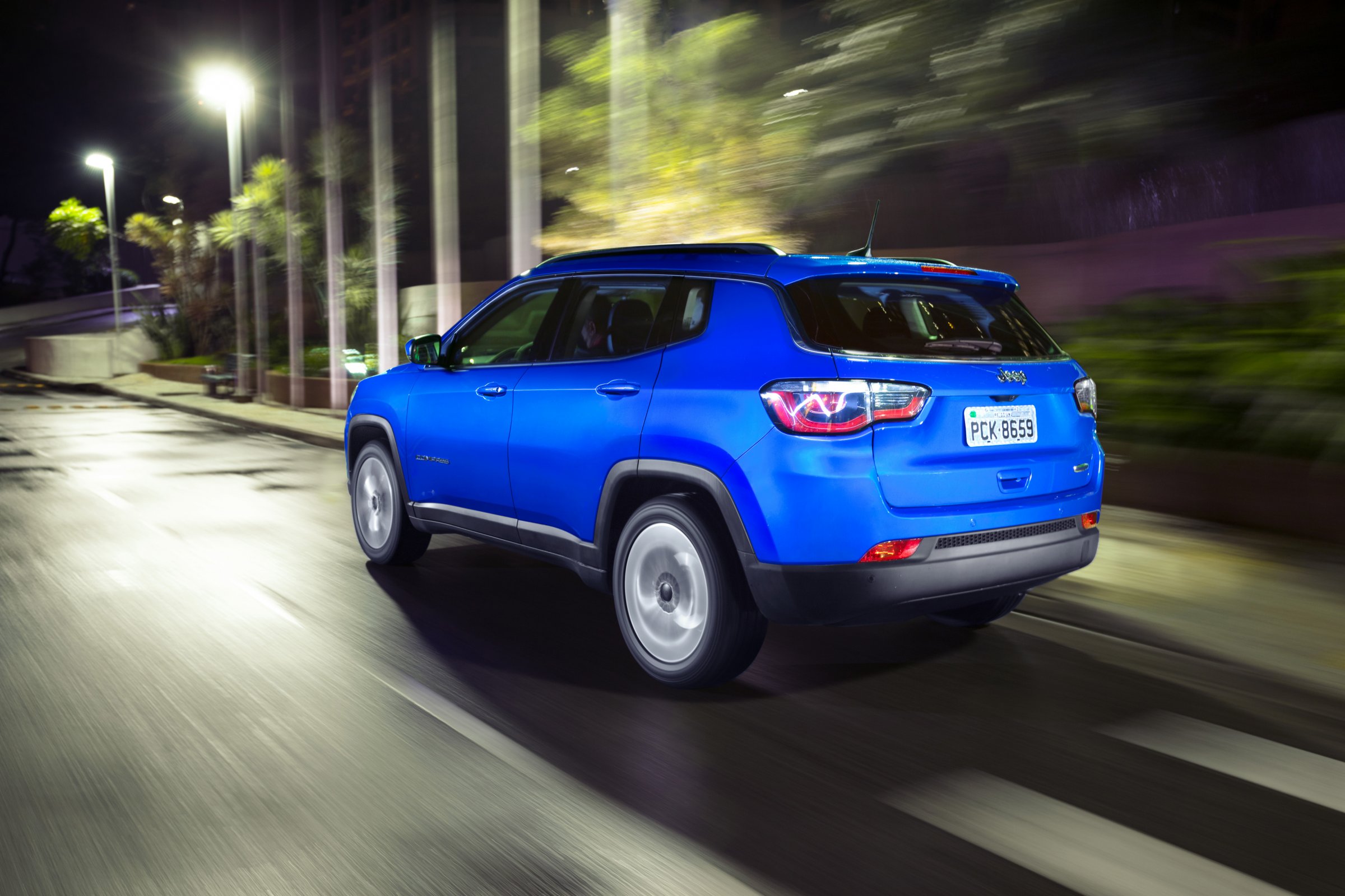  Jeep Compass Longitude Tigershark 2.0            