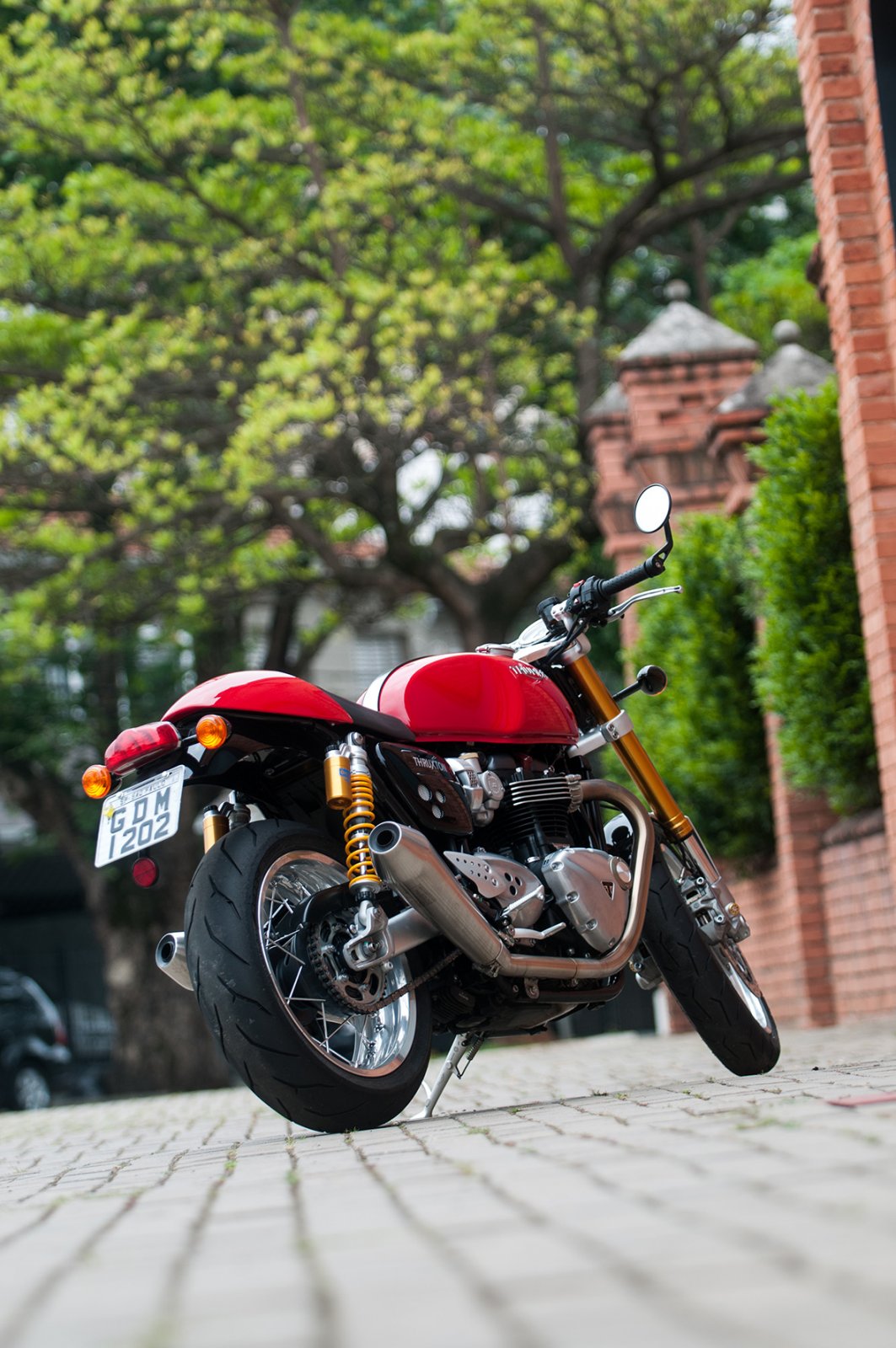 541mototeste_thruxton_r_1.jpg