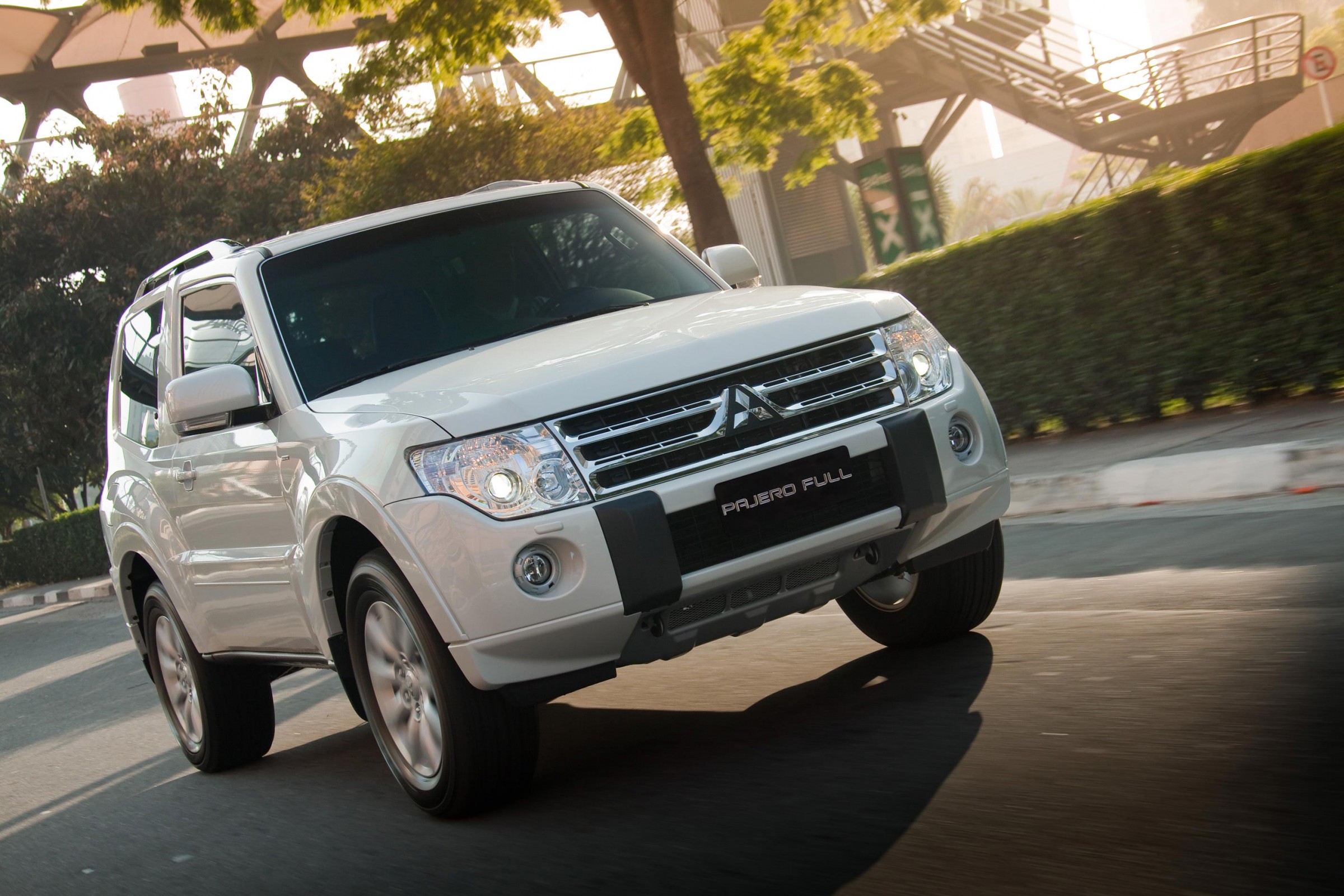 Mitsubishi pajero coupe