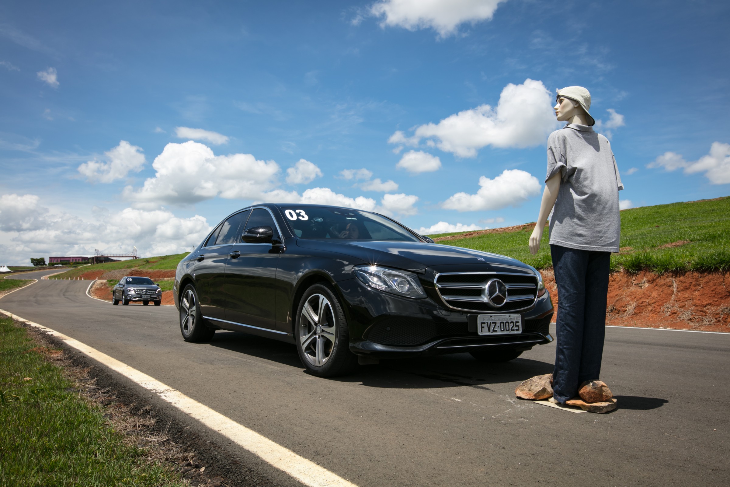 Material Mercedes-Benz Experience 2018 on off-road