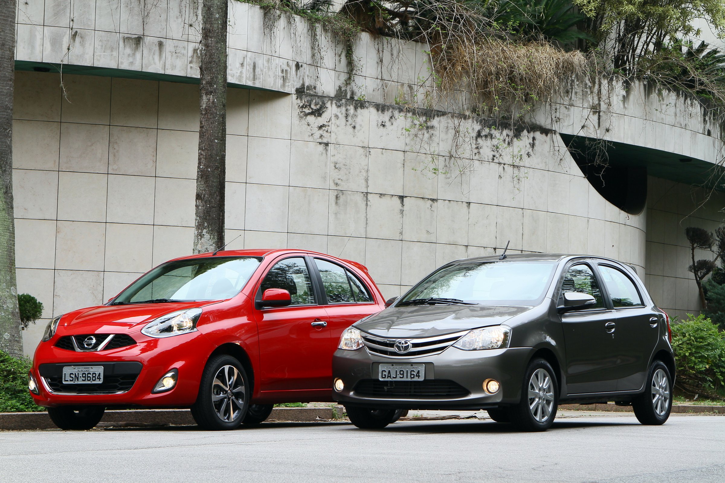  Comparativo Toyota Etios x Nissan March