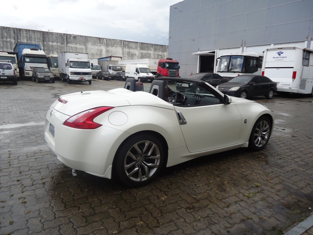 Nissan 370Z em leilão