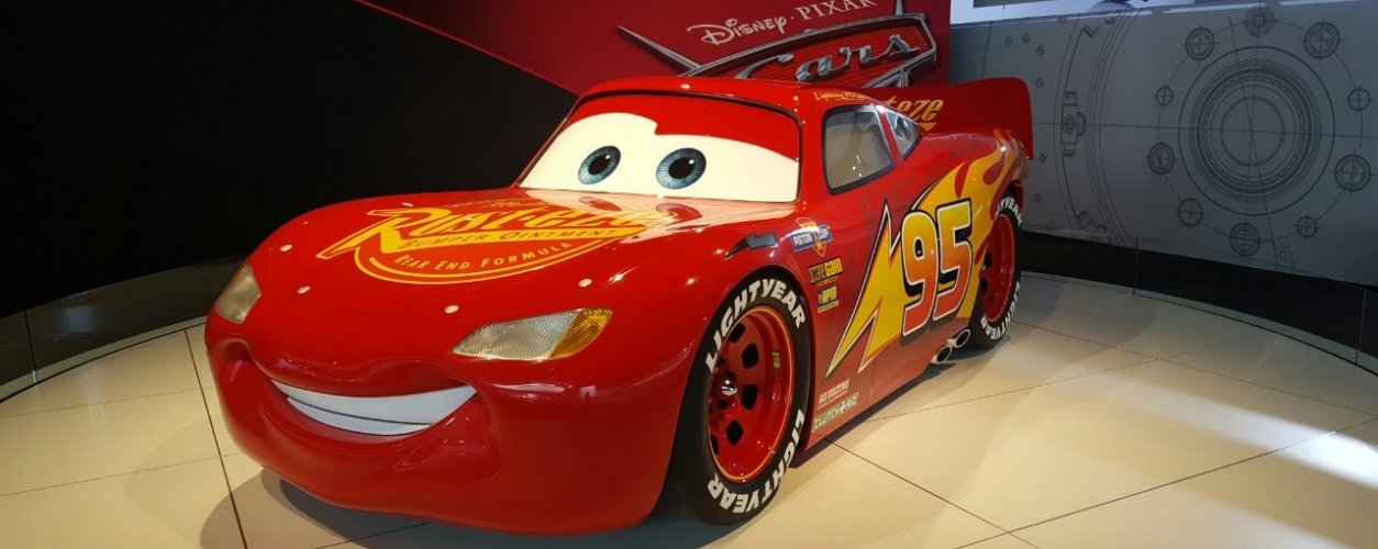 Ajude Relâmpago McQueen a criar sua própria Radiator Springs no