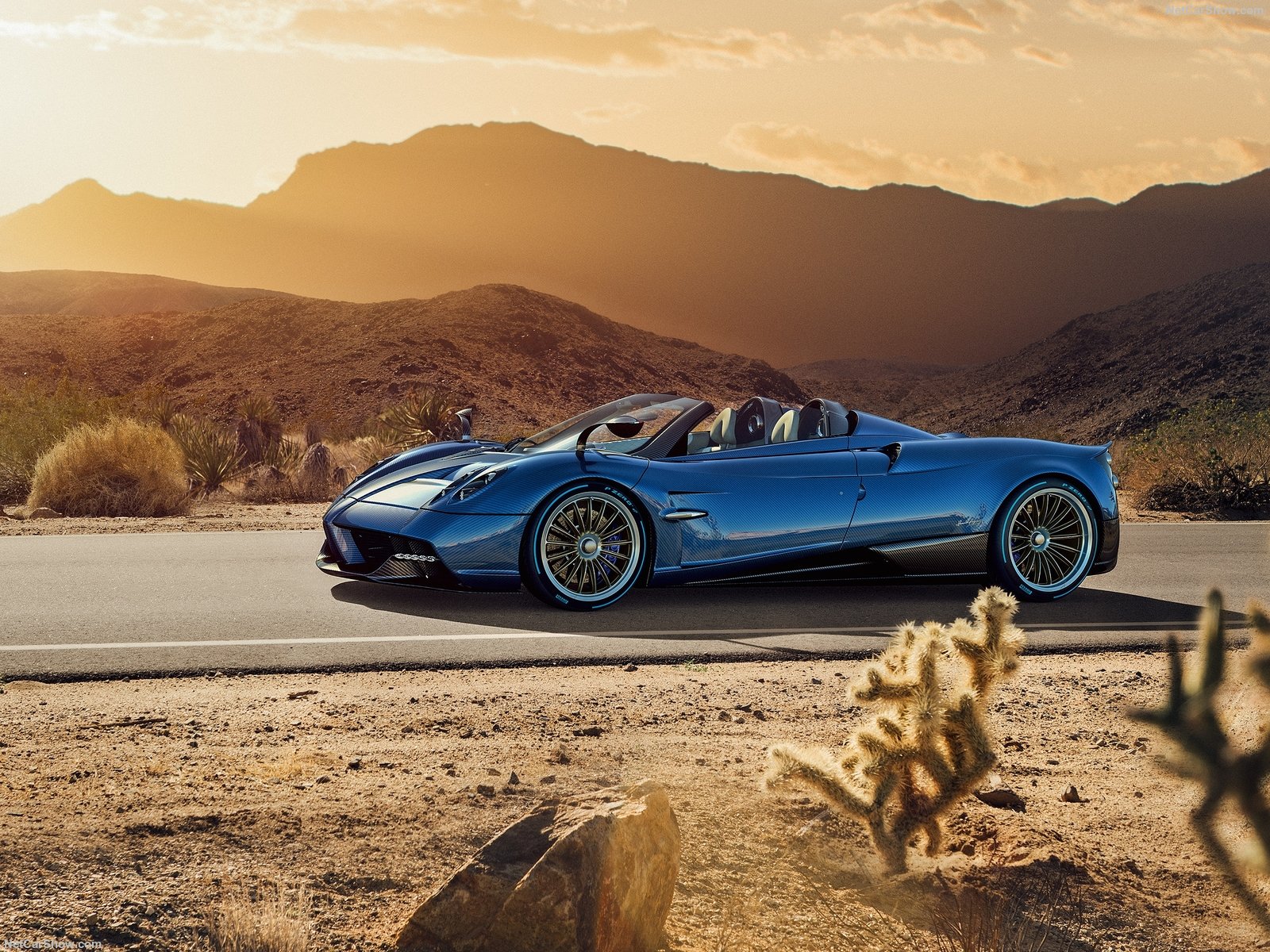 Pagani revela superesportivo Huayra Roadster
