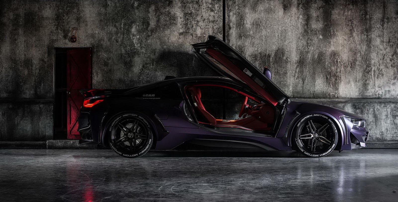  BMW i8 Dark Night Edition      