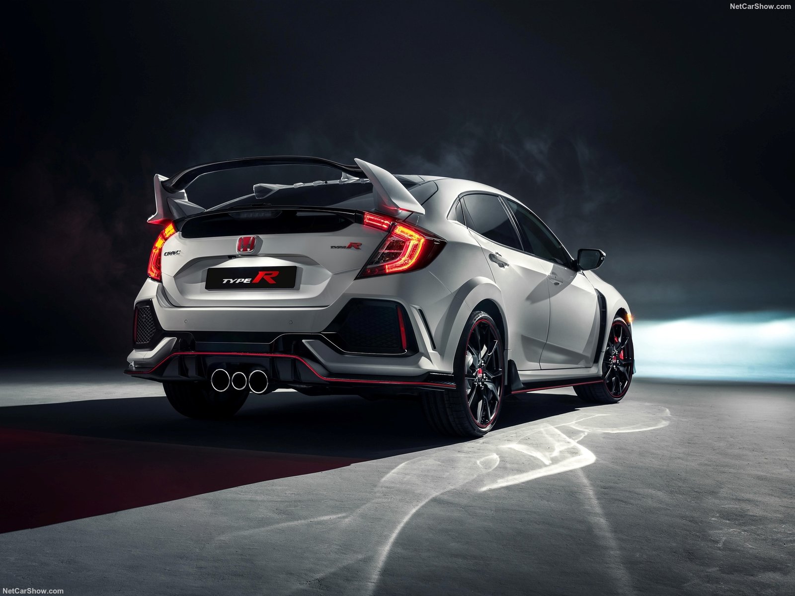 Honda Civic Type R: Aceleramos esse carro esportivo na Webmotors