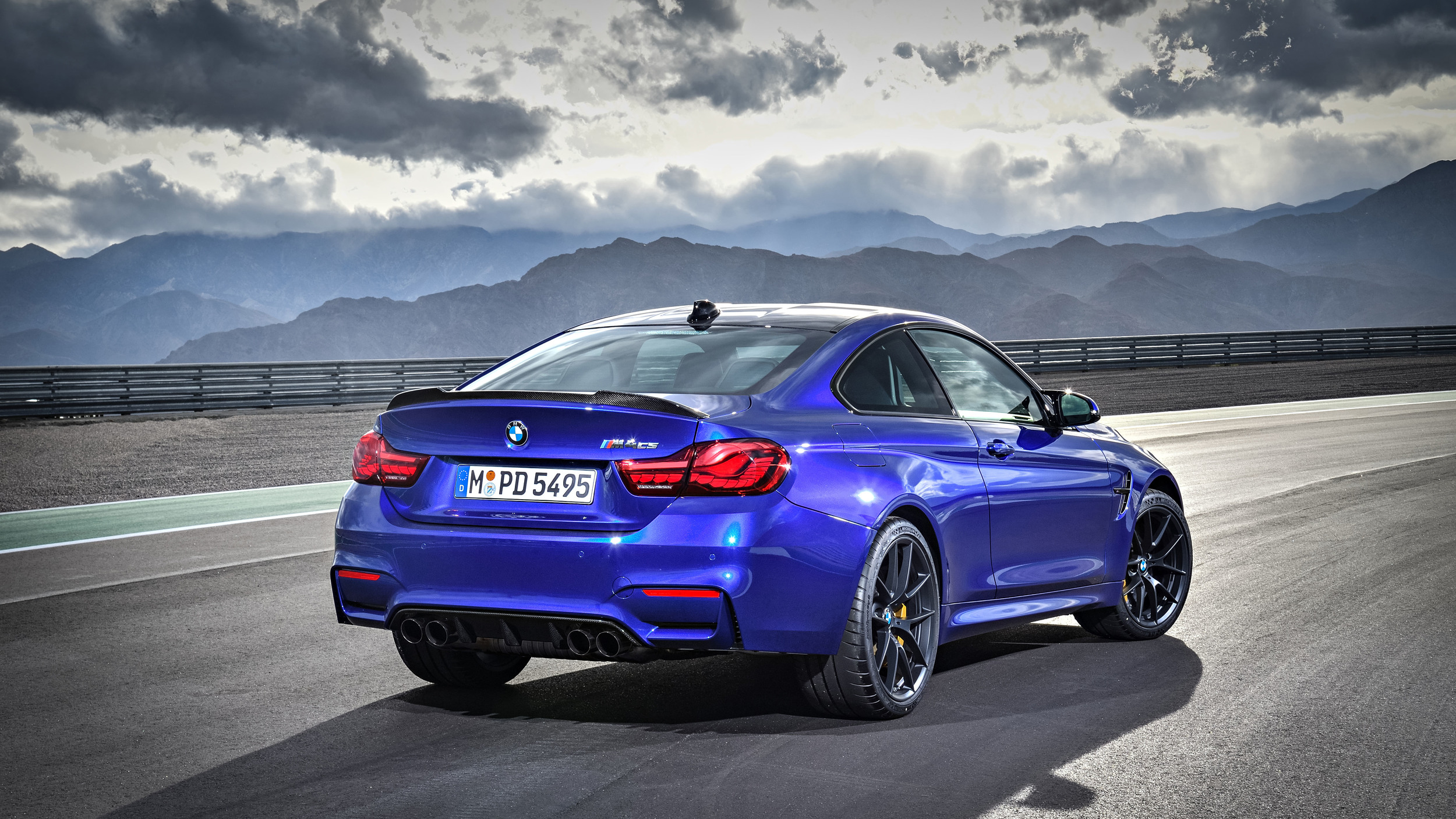 BMW M4 CS