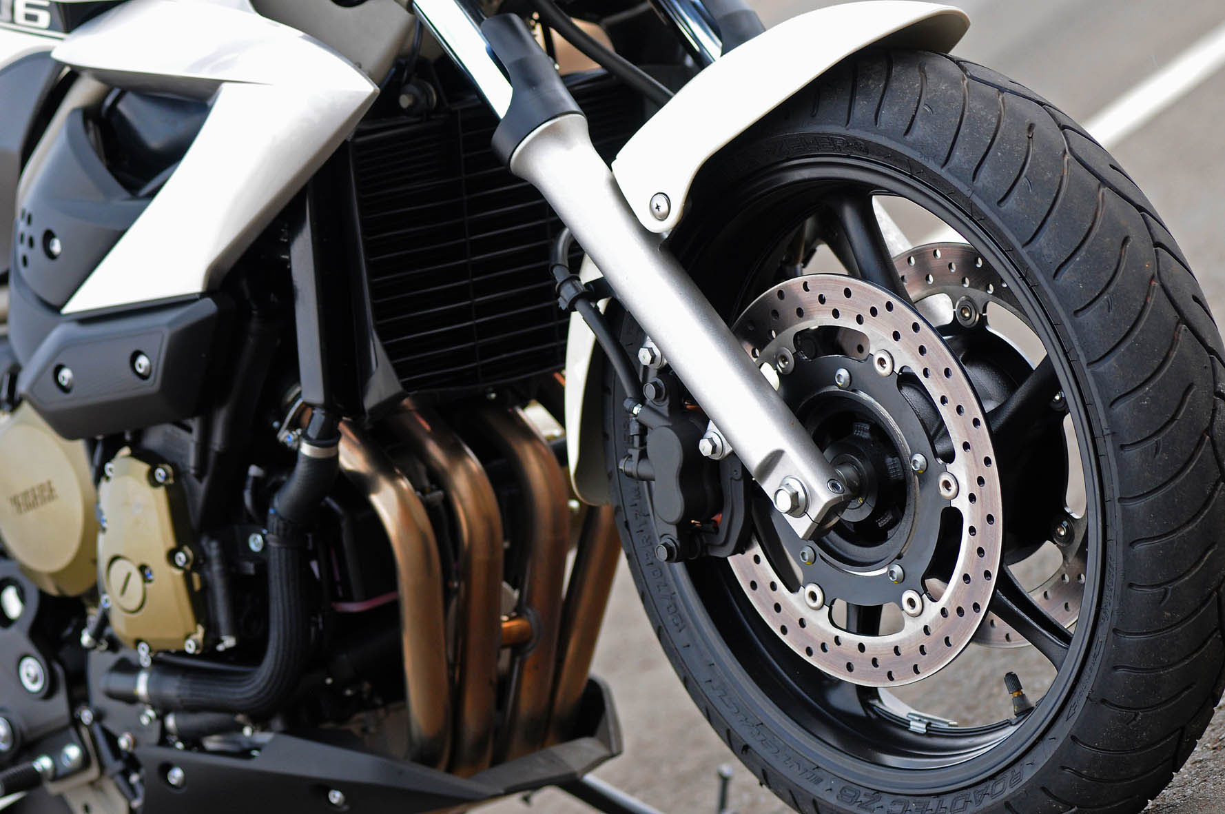 Yamaha XJ6 