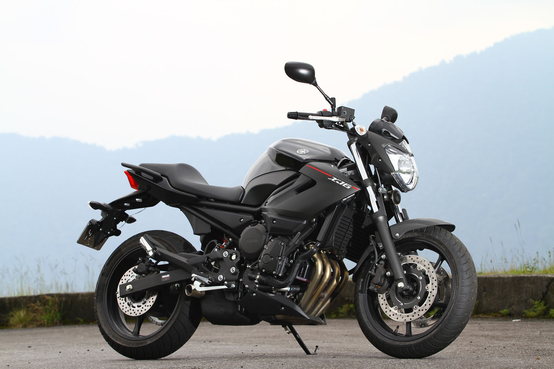 Yamaha XJ6 