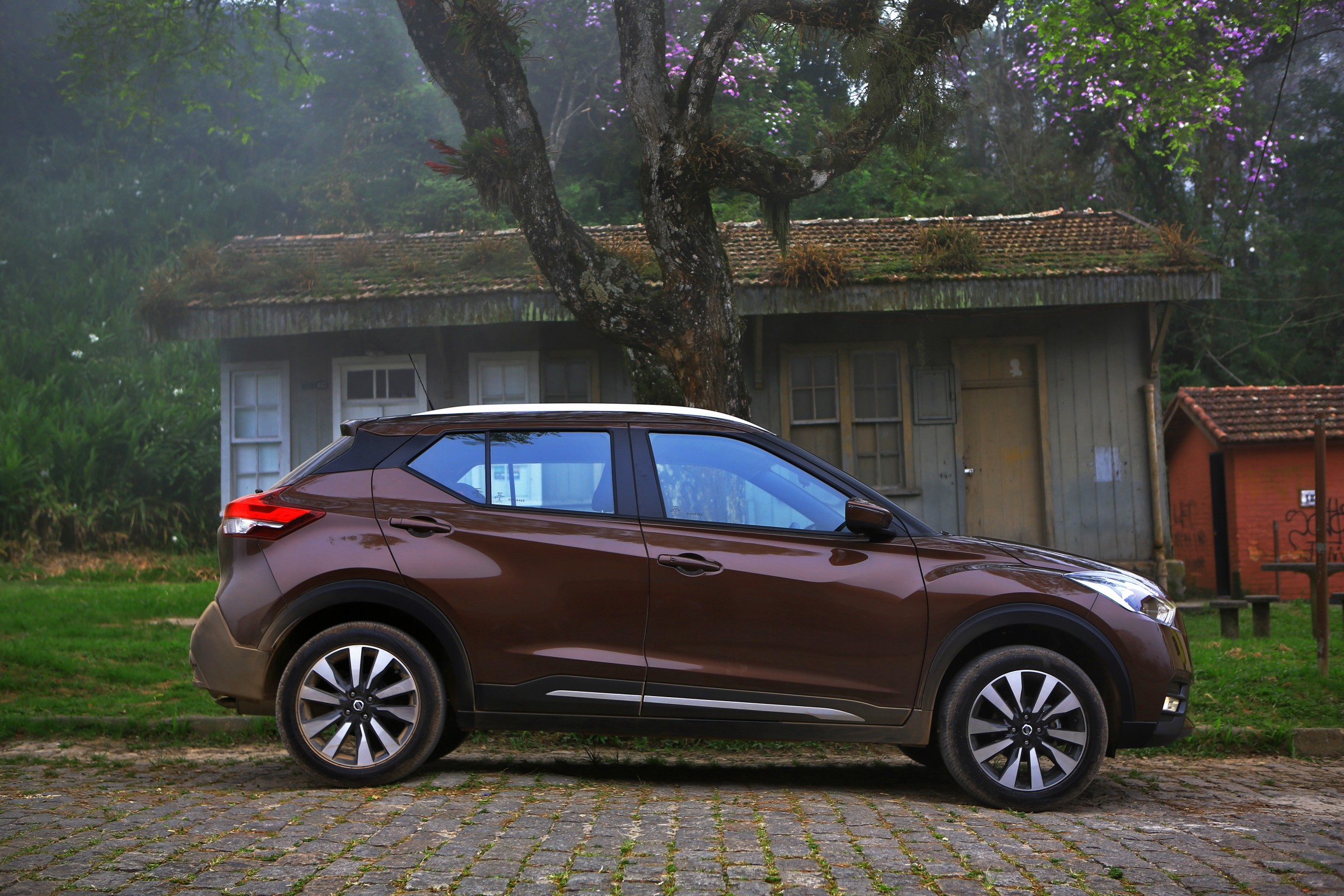  Nissan Kicks SV Limited          