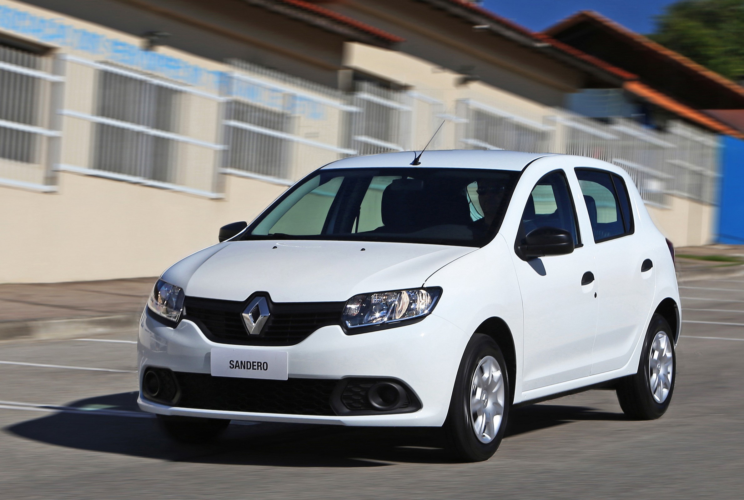 renault_sandero_expression.jpg