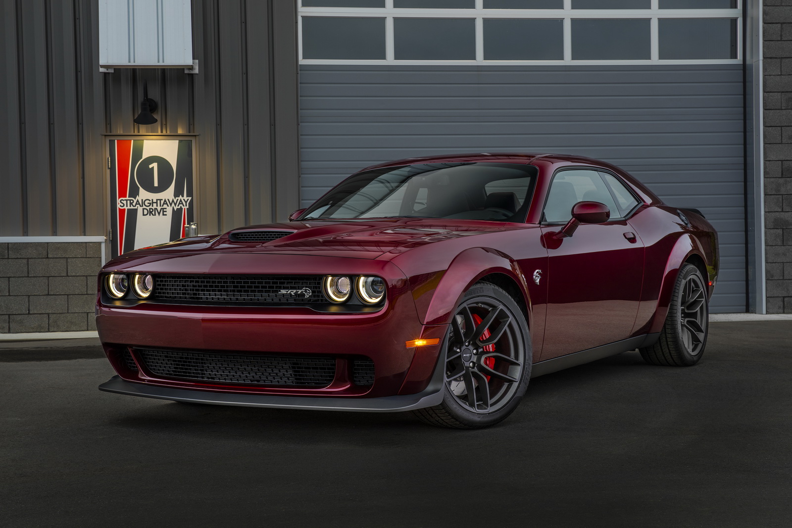 dodgechallengerhellcat-widebody-02