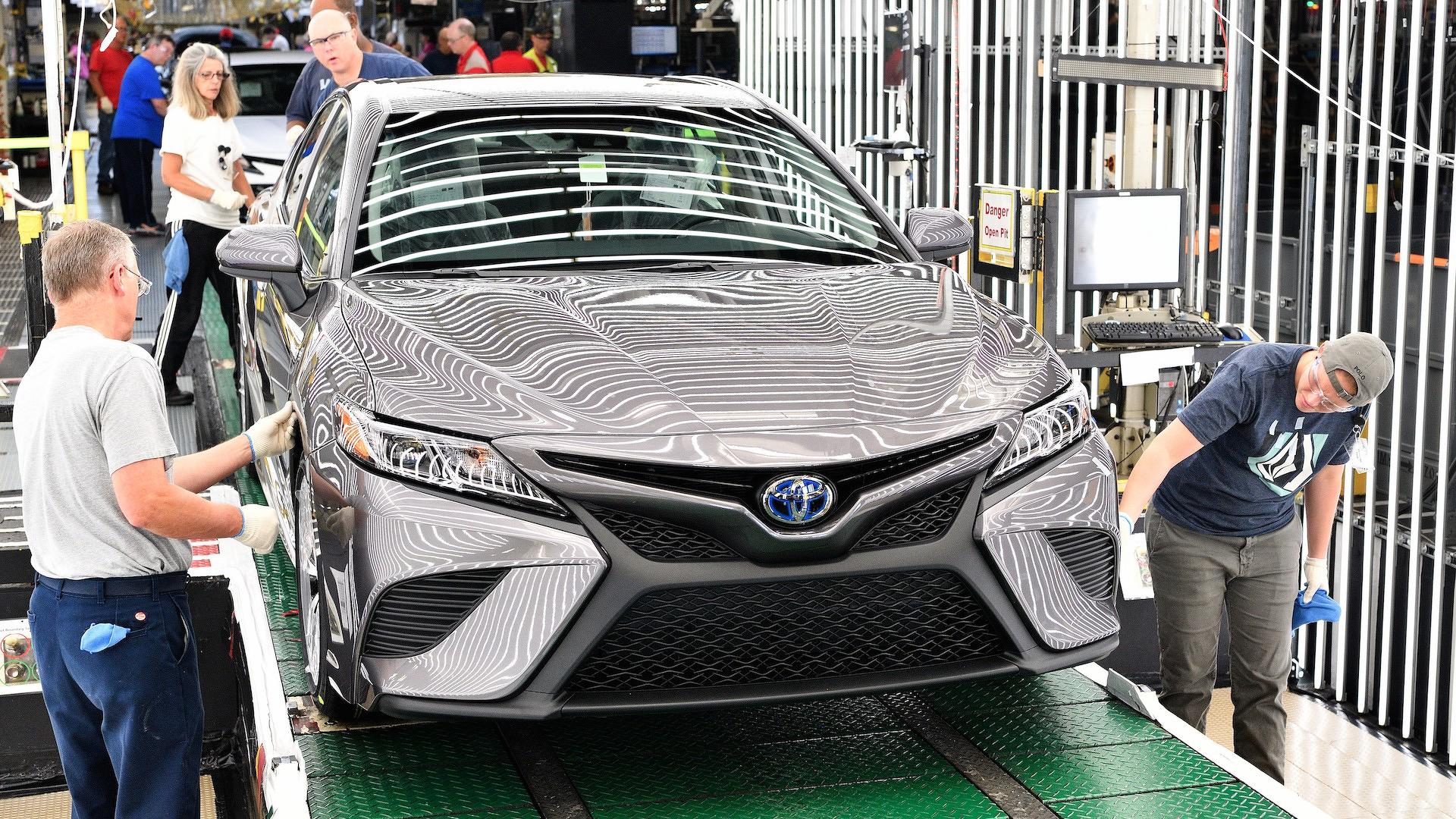 2018-toyota-camry-production_2