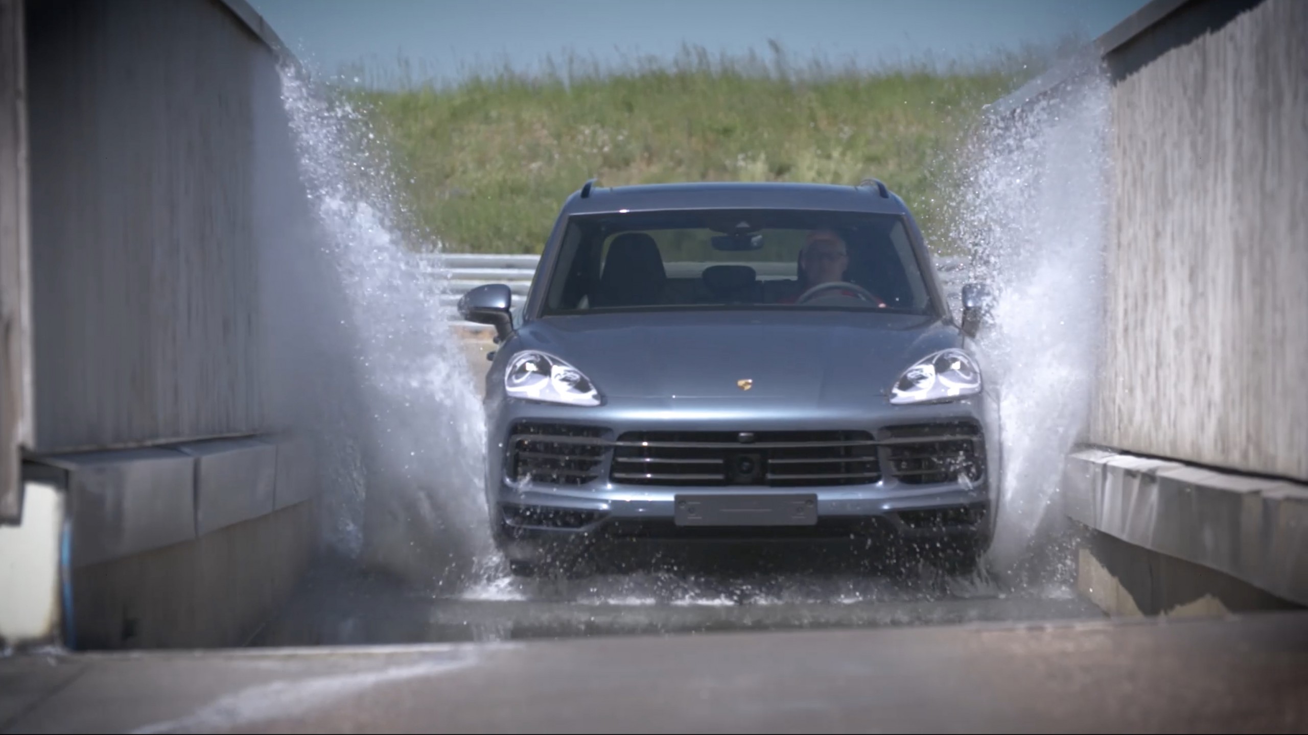 Porsche Cayenne 2018 testes