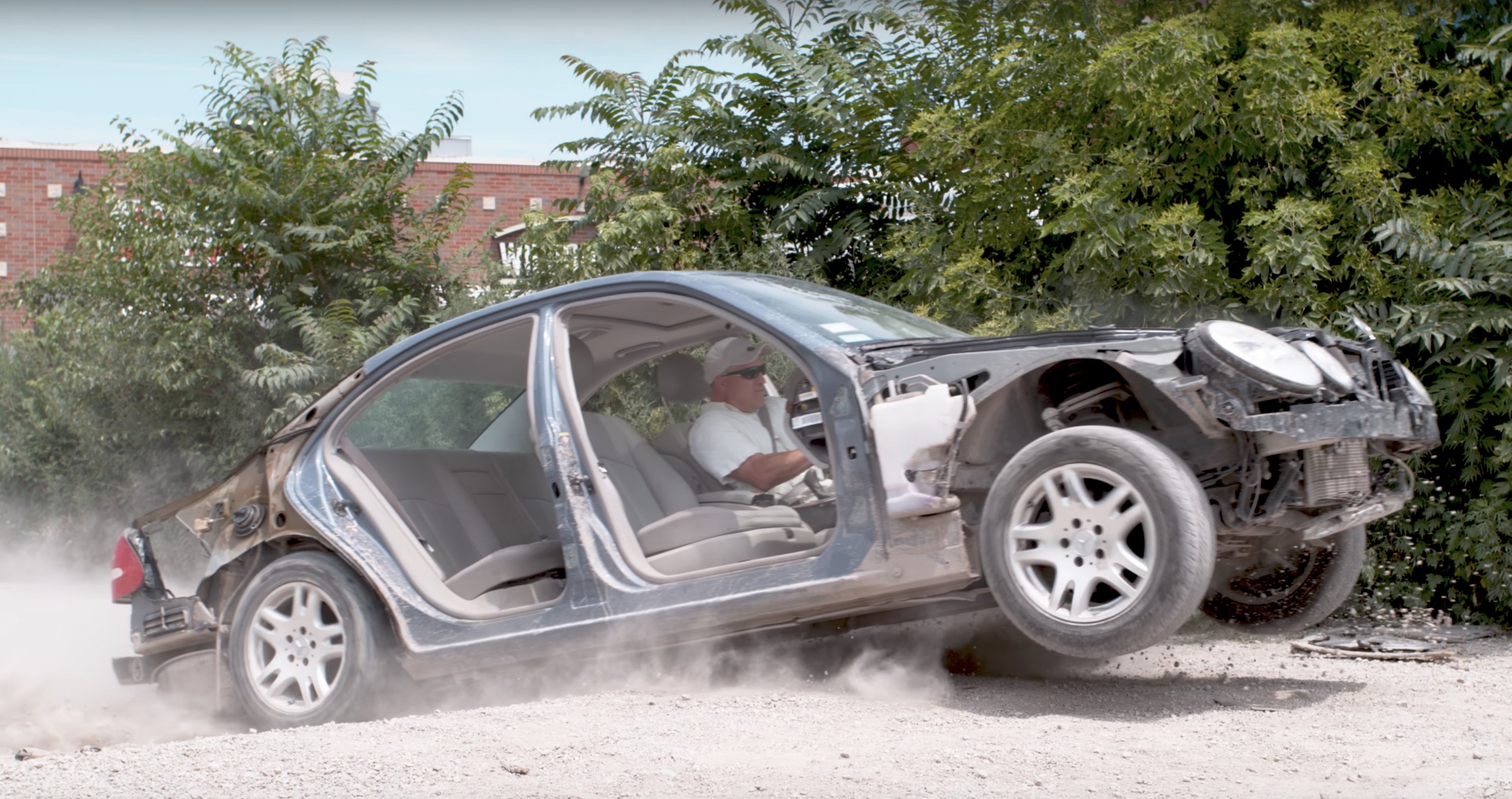 Mercedes-Benz E320 teste suspensão WP reprodução Youtube