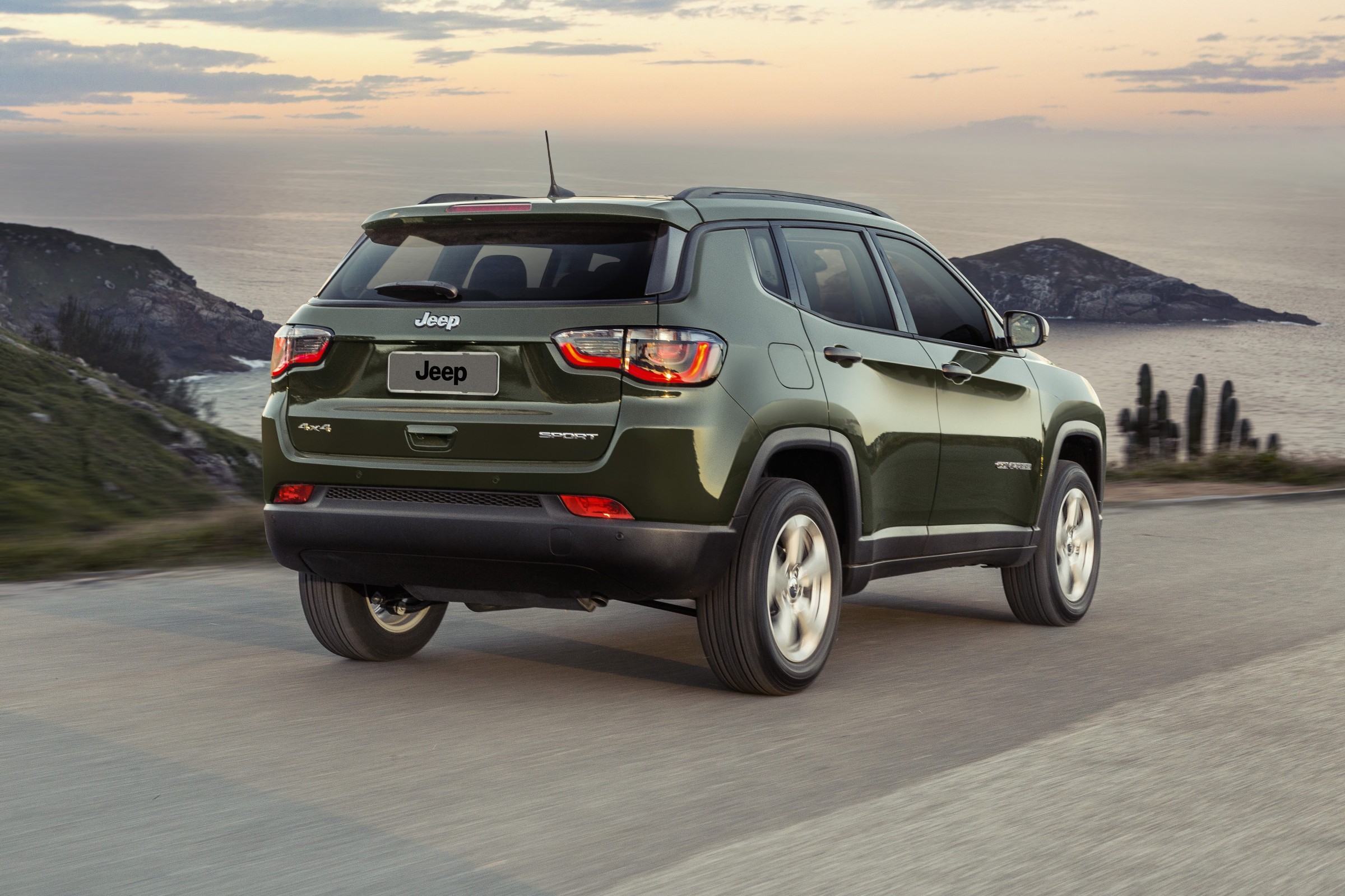 Jeep Compass ganha versão flex com tração 4x4