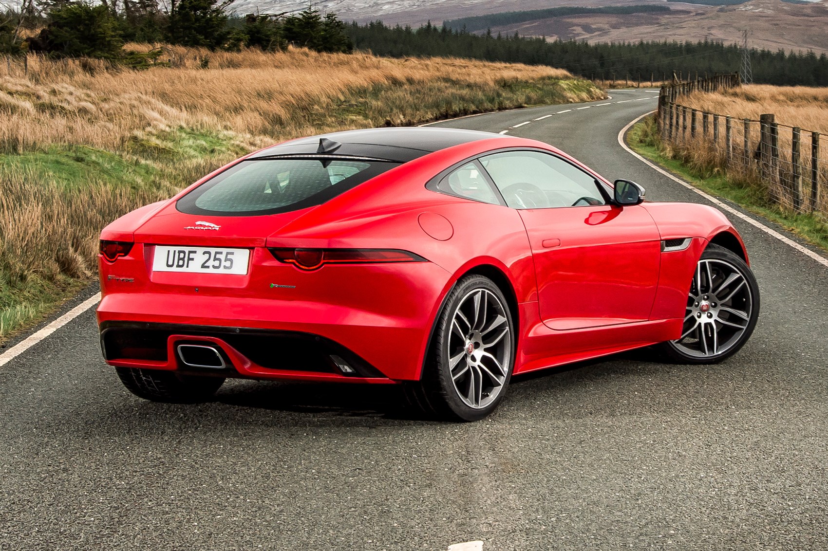 Jaguar FType ganha motor 2.0 turbo