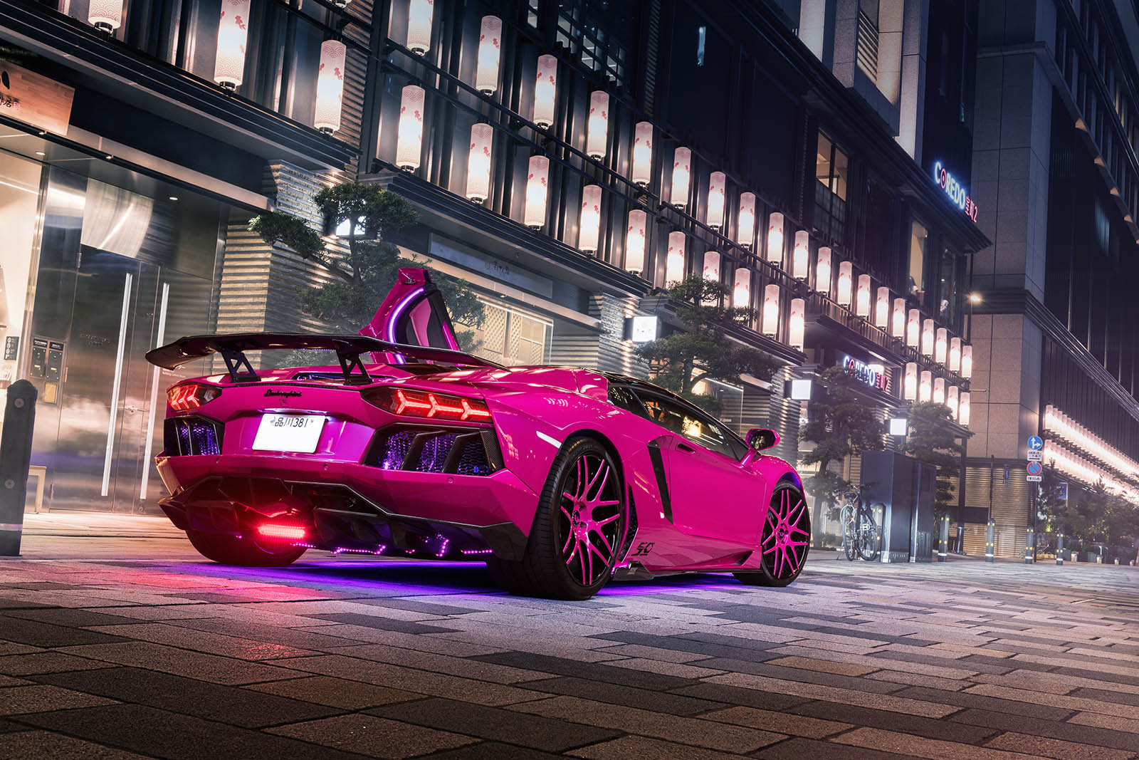 Lamborghini Aventador Pink