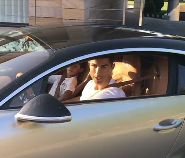 cristiano_ronaldo_bugatti_chiron