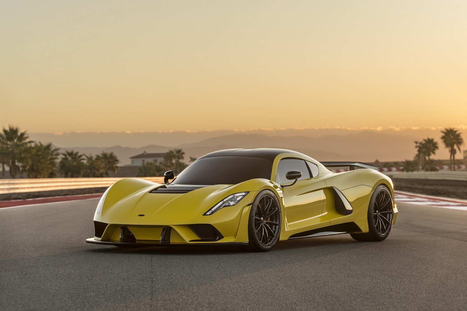  hennessey venom f5        