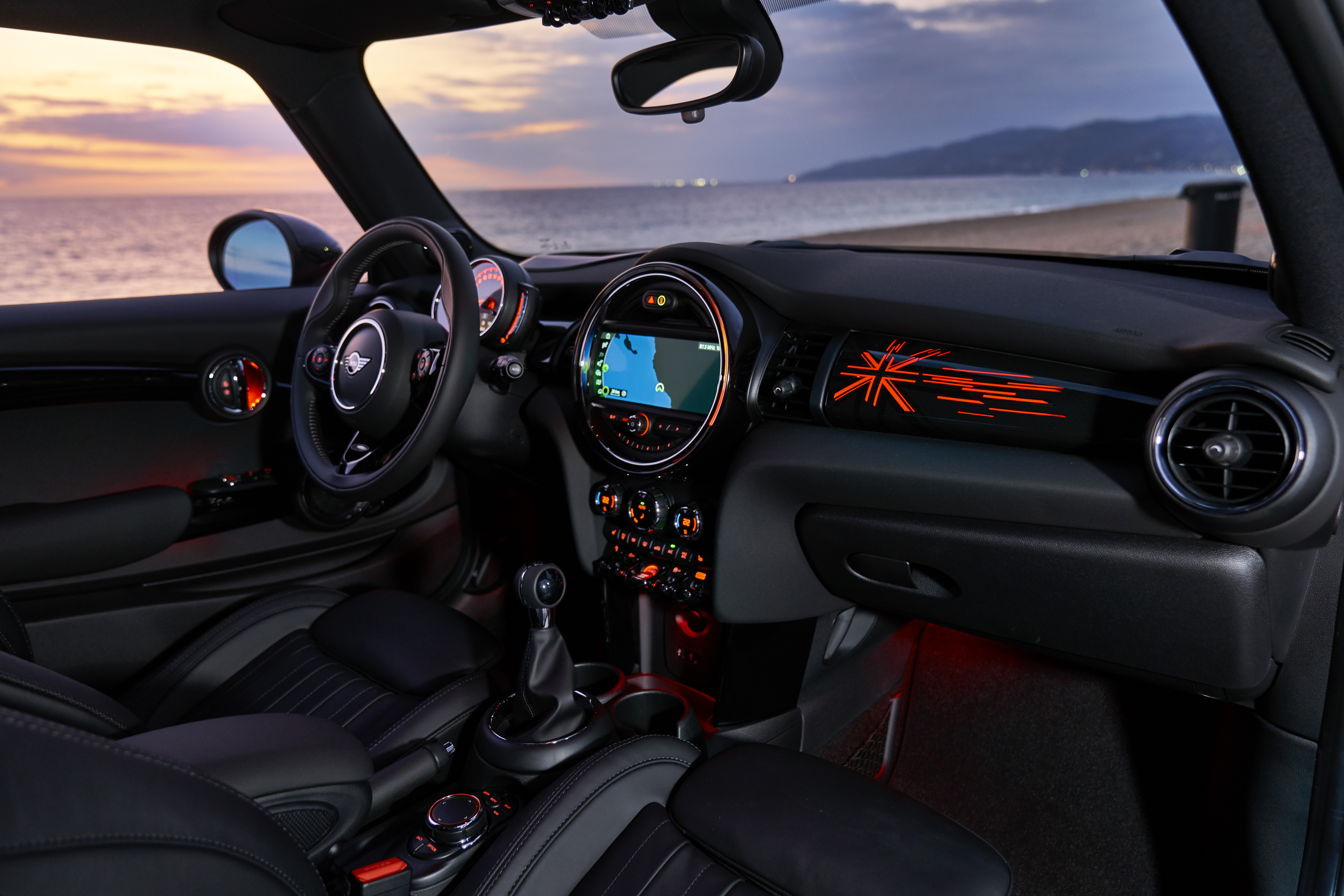 p90289504_highres_mini-cooper-s-3-door.jpg