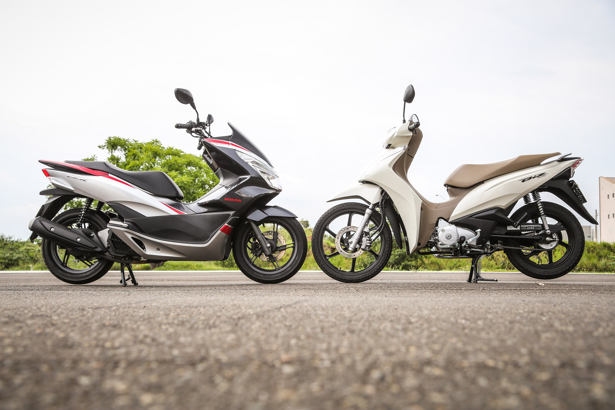  Honda PCX  x Honda Biz 2018                           