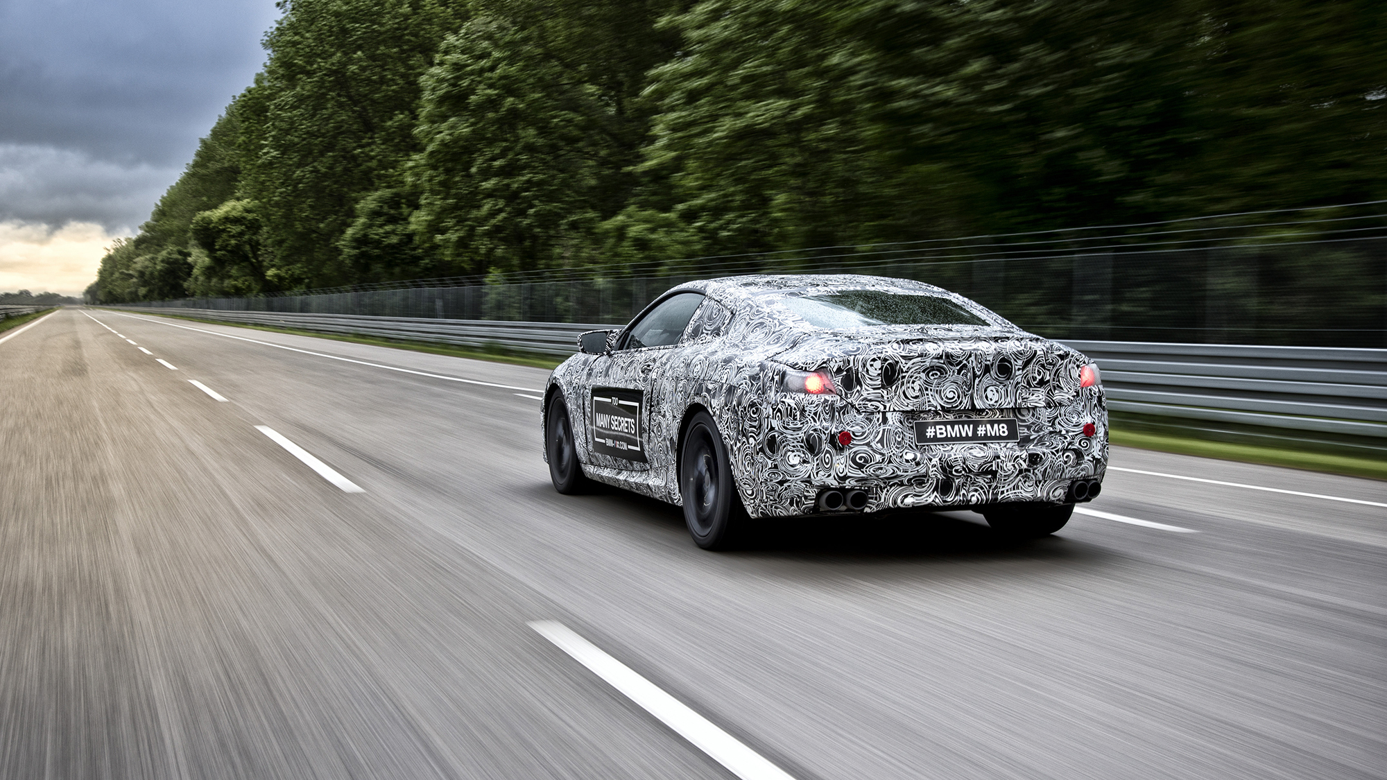 bmw m8 traseira