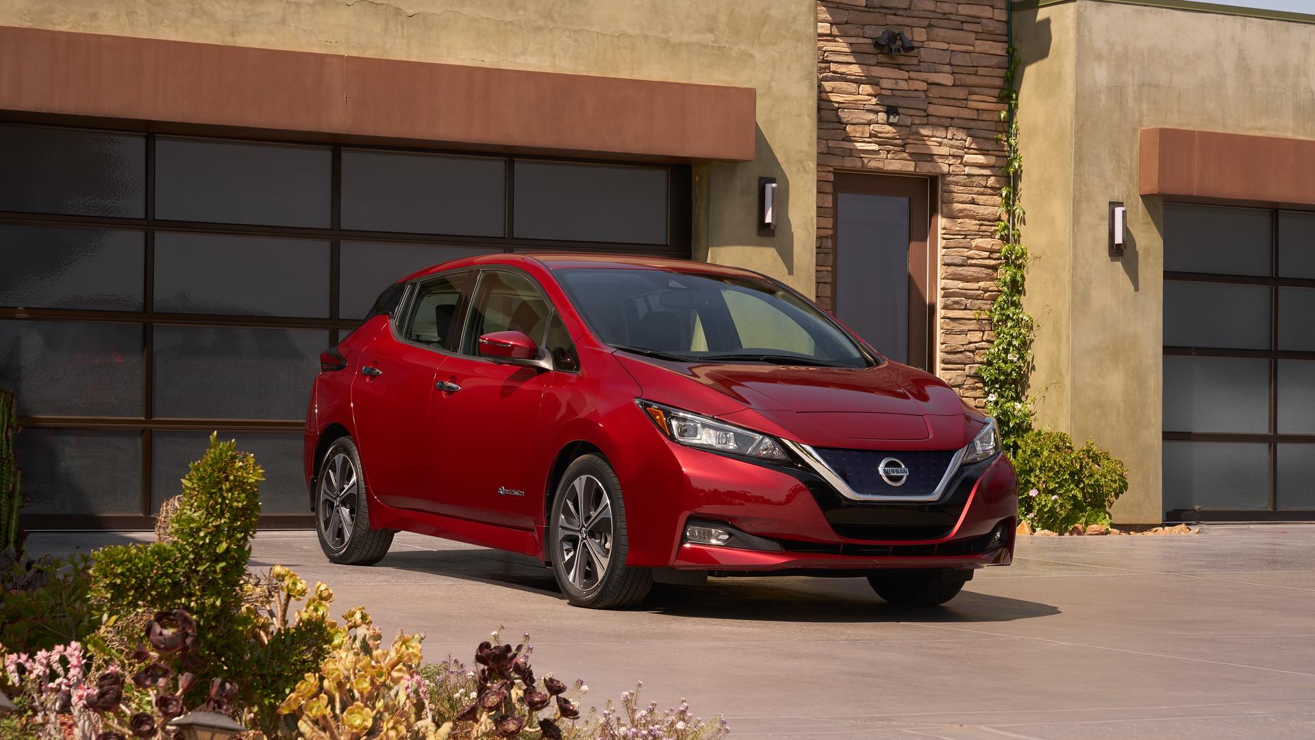 2018-nissan-leaf_2.jpg