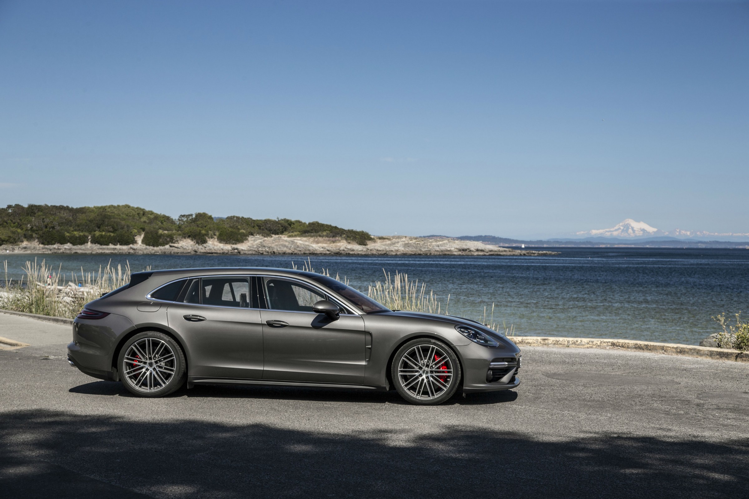  Porsche Panamera Turbo Sport Turismo