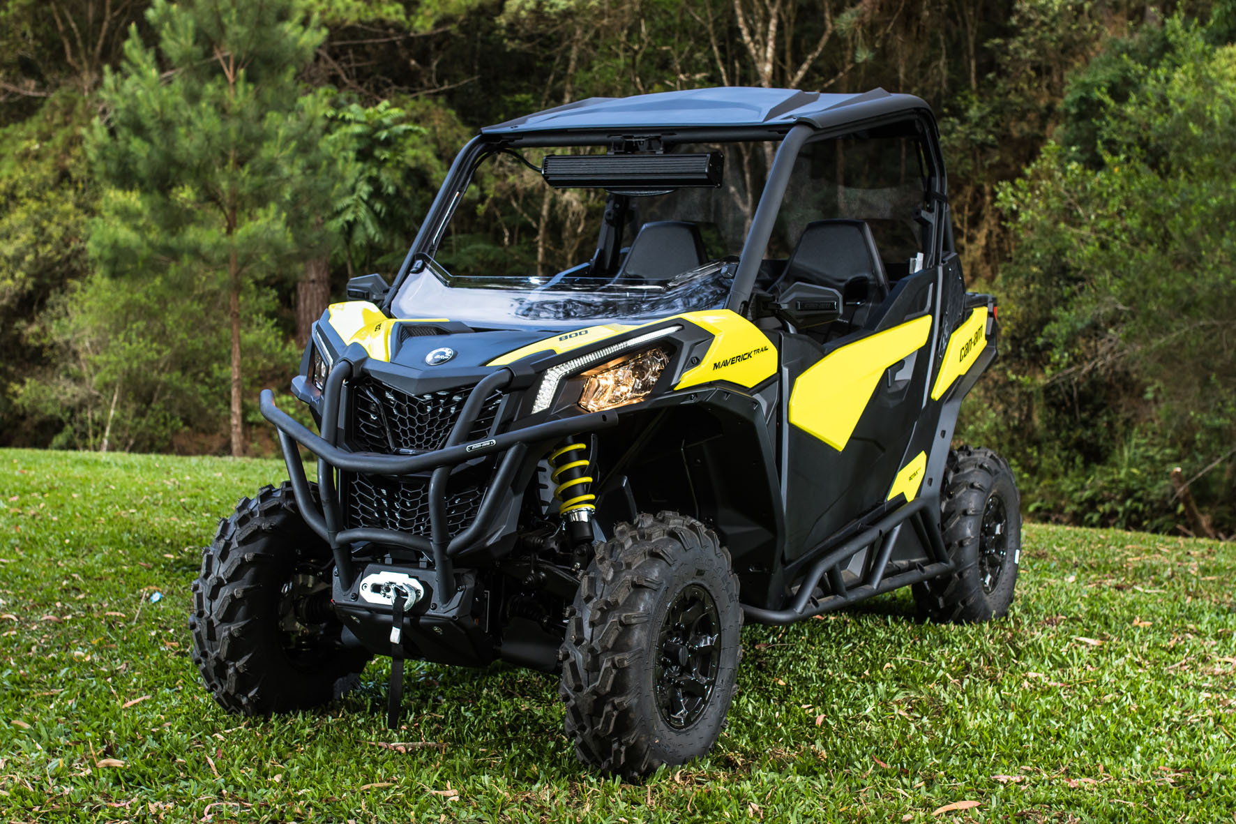 Novo UTV CanAm dá pau em muito jipe