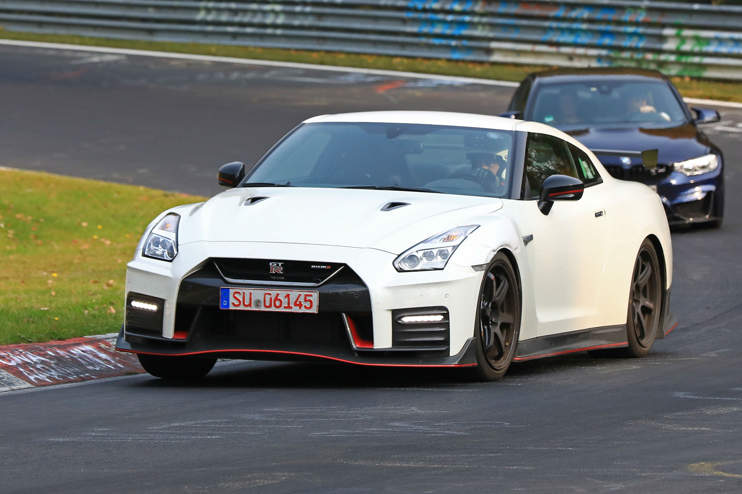 Nissan GT R Nismo flagra segredo