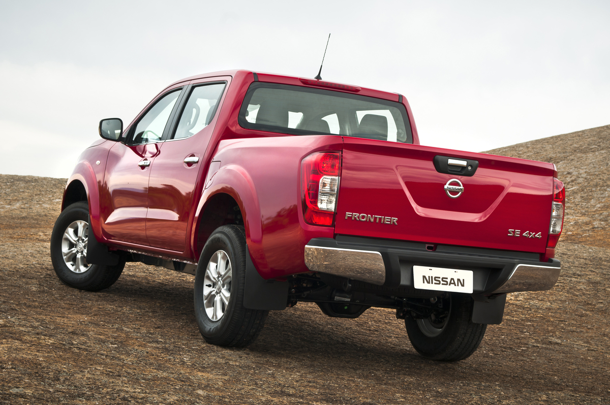 nissan frontier se 2018