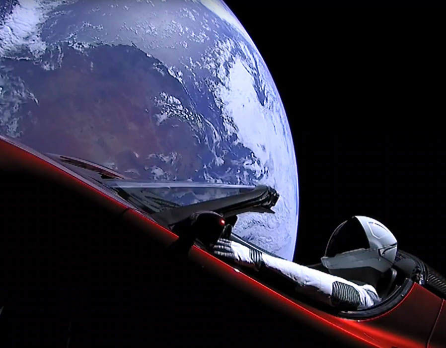 Tesla Roadster no espaço