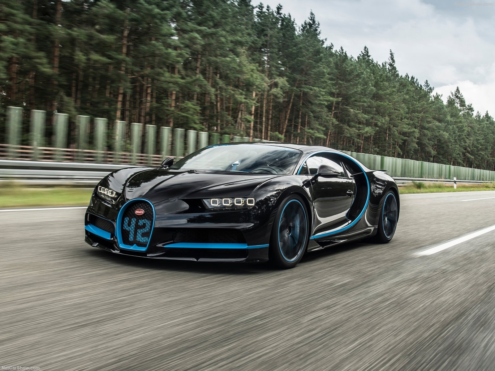 Bugatti Chiron 2017