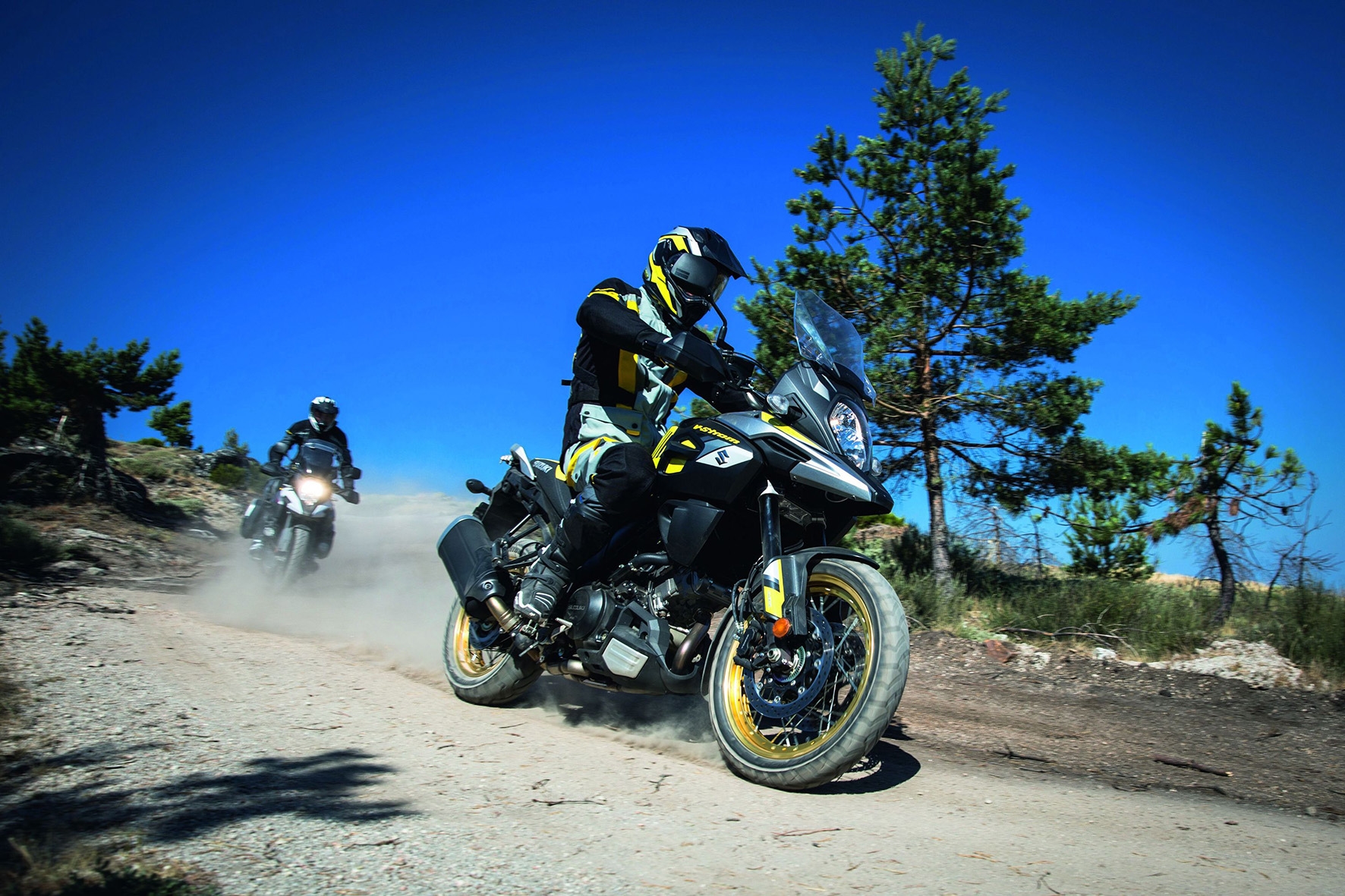  Suzuki V-Strom 1000 XT ganhou novo design e rodas raiadas para agradar aventureiros