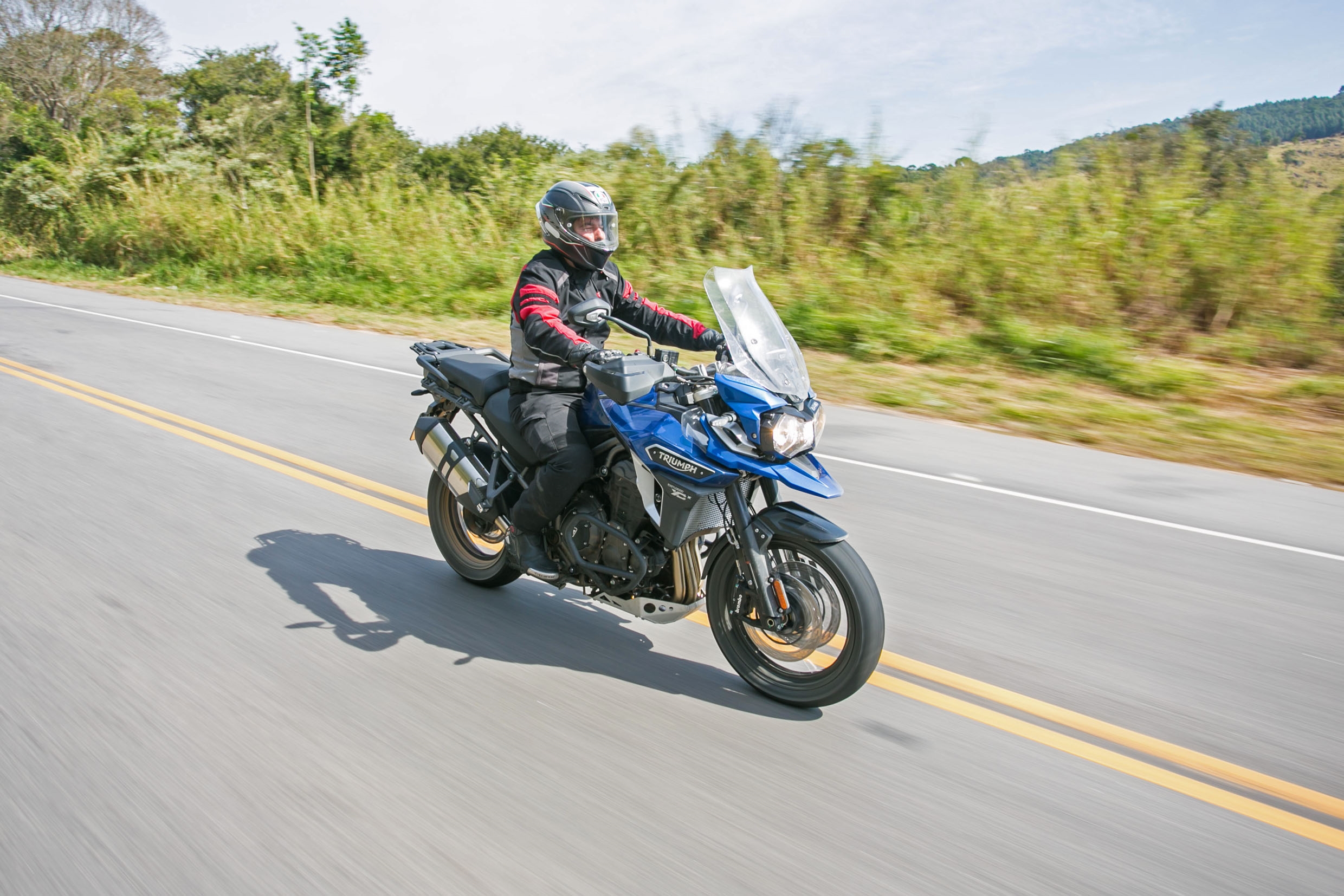  Motor de três cilindros da Tiger Explorer 1200 XCx atinge 139 cv de potência a 9.300 rpm