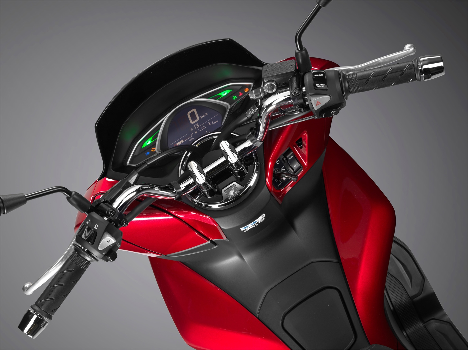  Painel do Honda PCX se destaca e ficou mais fácil de ser visualizado, comandos também mudaram