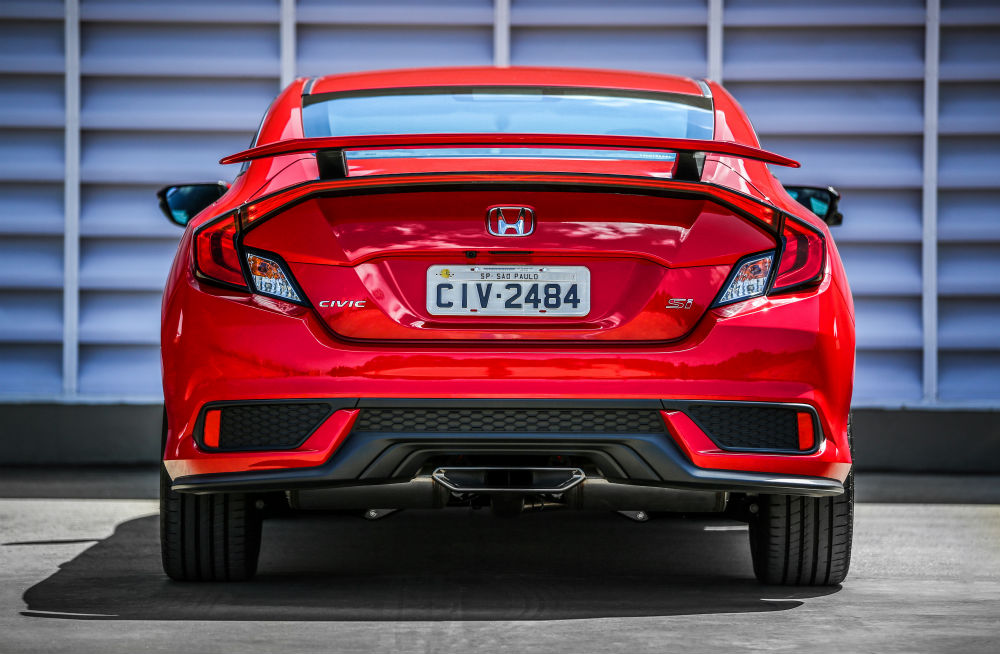  Honda Civic Si 2018 oferece saída de escapamento central