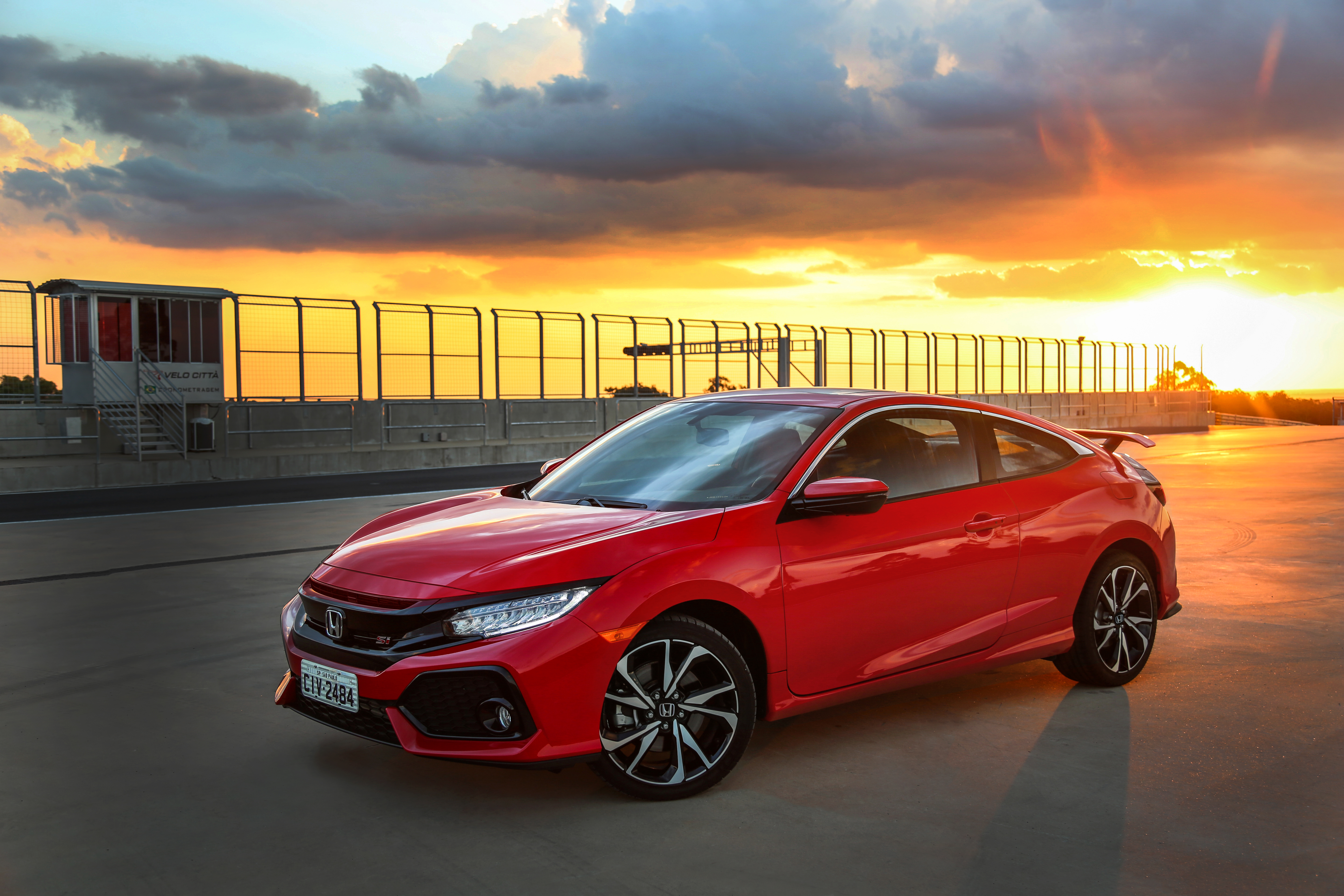 Teste do novo Honda Civic Si 2018 no autódromo Velo Città