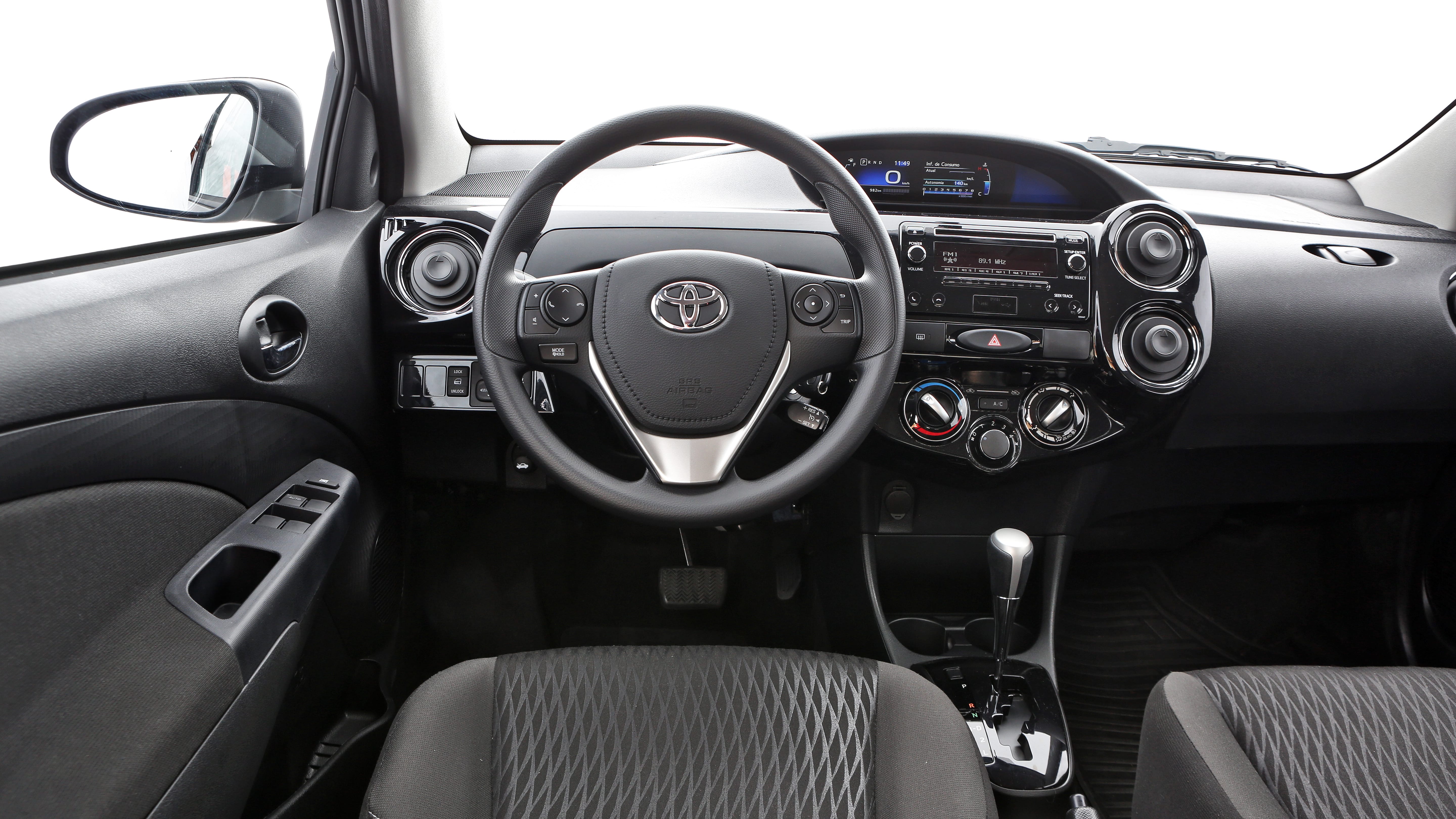 Toyota Etios Sedã X Plus Automático