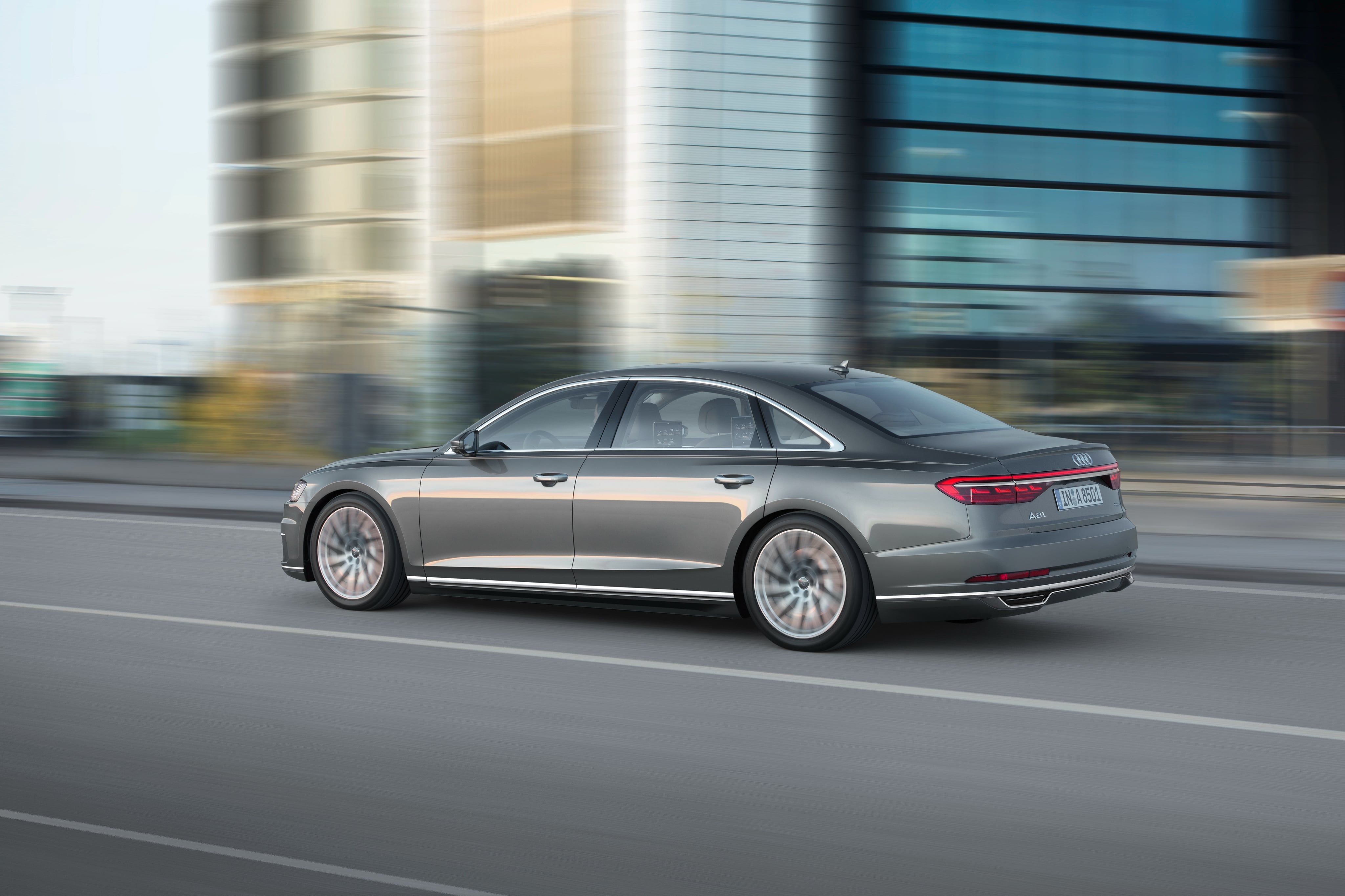 Audi A8 L Quattro