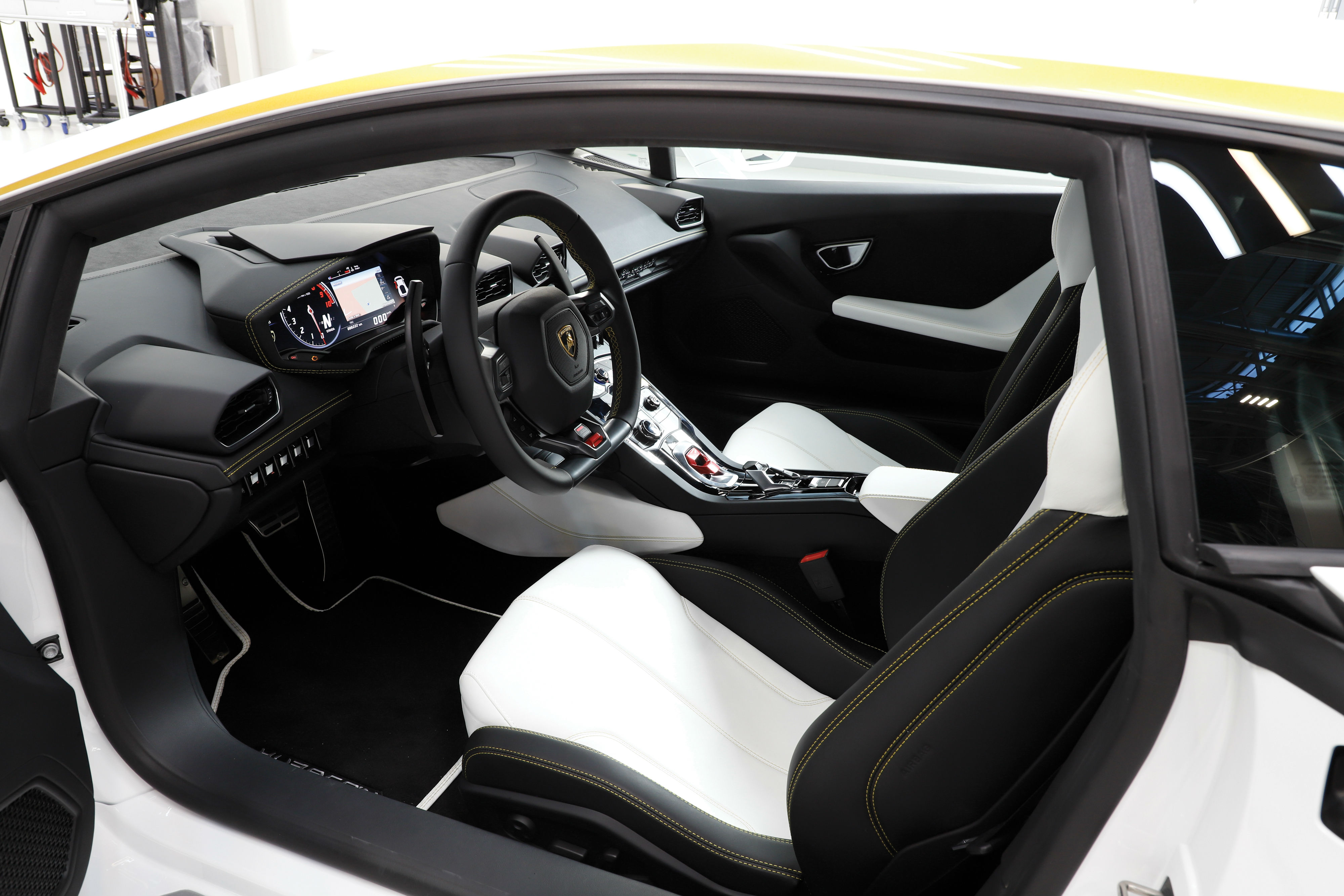  Modelo será leiloado e dinheiro doado para cidade iraquiana dominada pelo Estado Islâmico