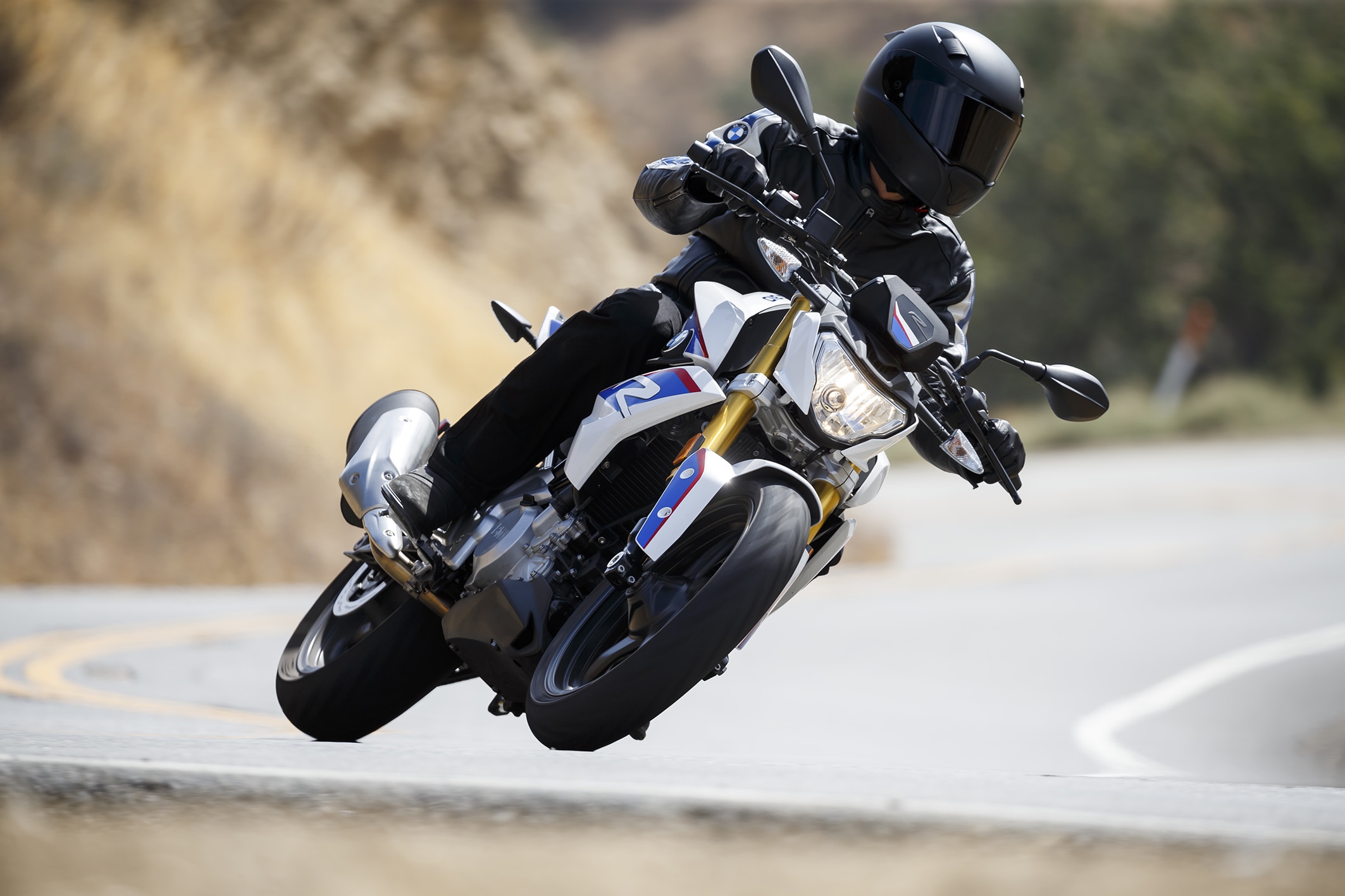  A ciclística refinada é o ponto forte da BMW G 310R